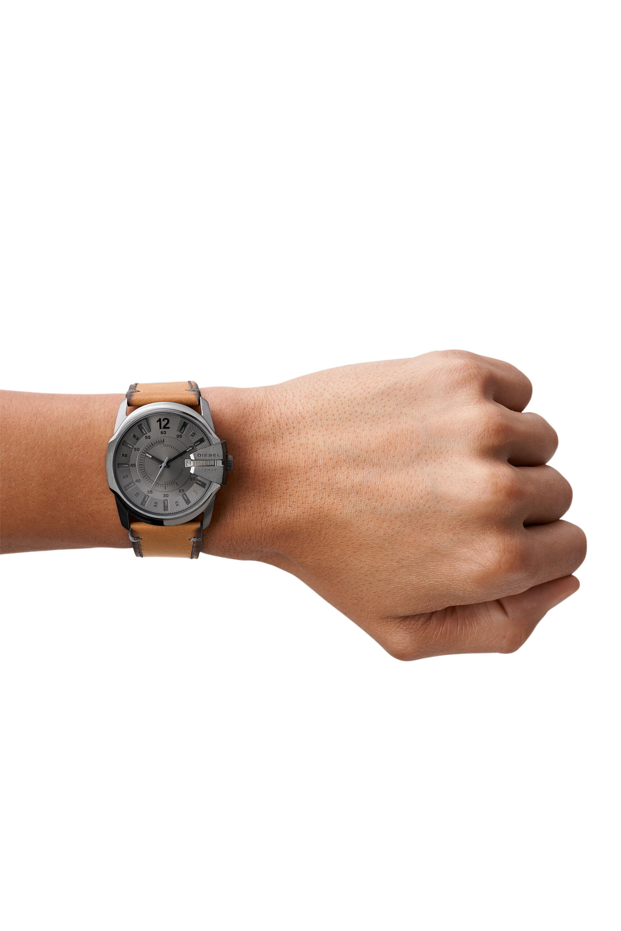 DZ1964 Hombre Reloj Master Chief con correa de cuero marron Diesel