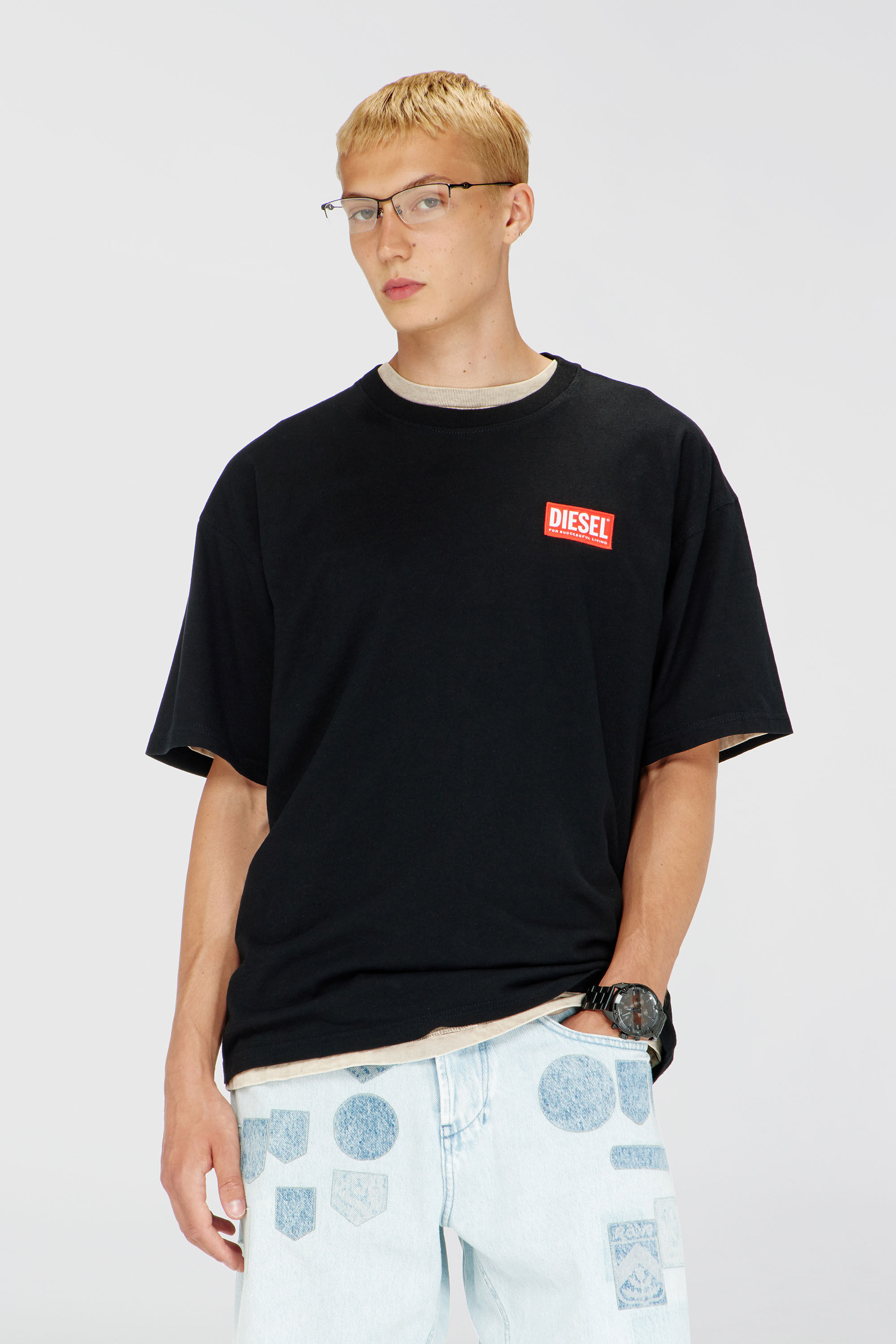 Diesel - T-BOXT-LAB, Camiseta con parche del logotipo en jacquard Hombre in Negro - 3