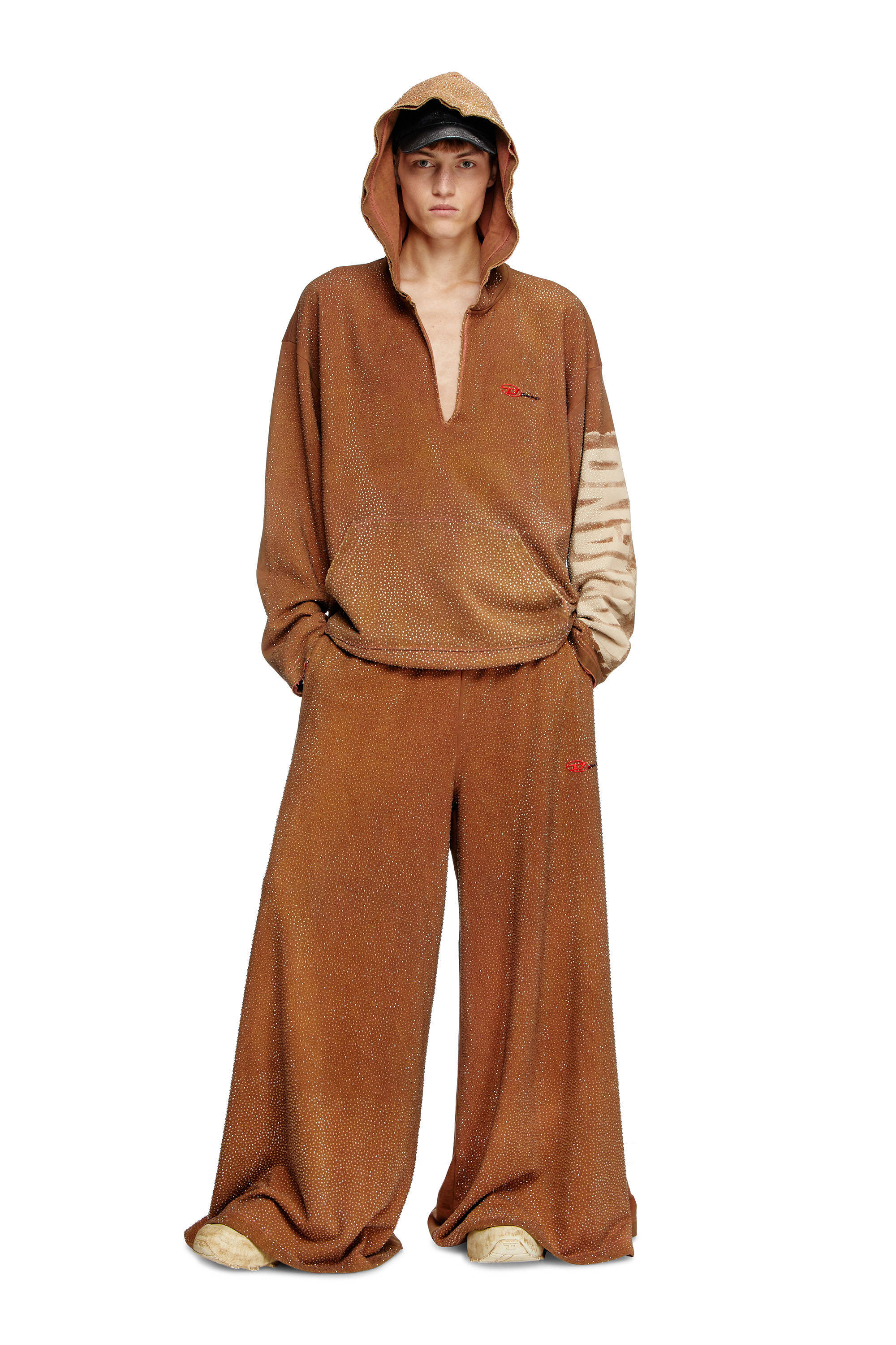 Diesel - P-DAM-LUX-DD, Pantalones deportivos de pernera ancha con cristales Unisex in Marrón - 1