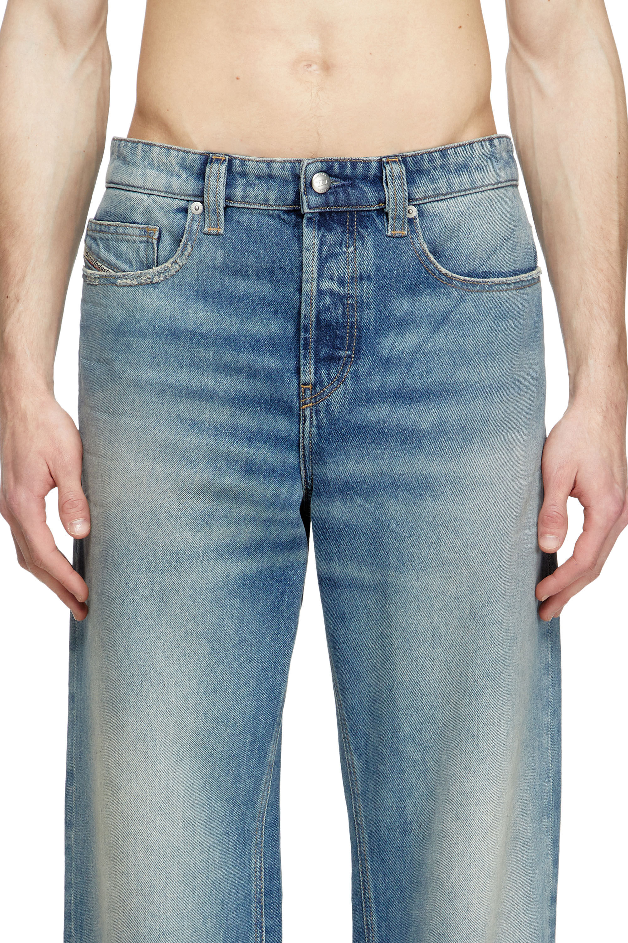 Diesel - Relaxed Jeans 2001 D-Macro 0DBEB Hombre, Azul medio - 5