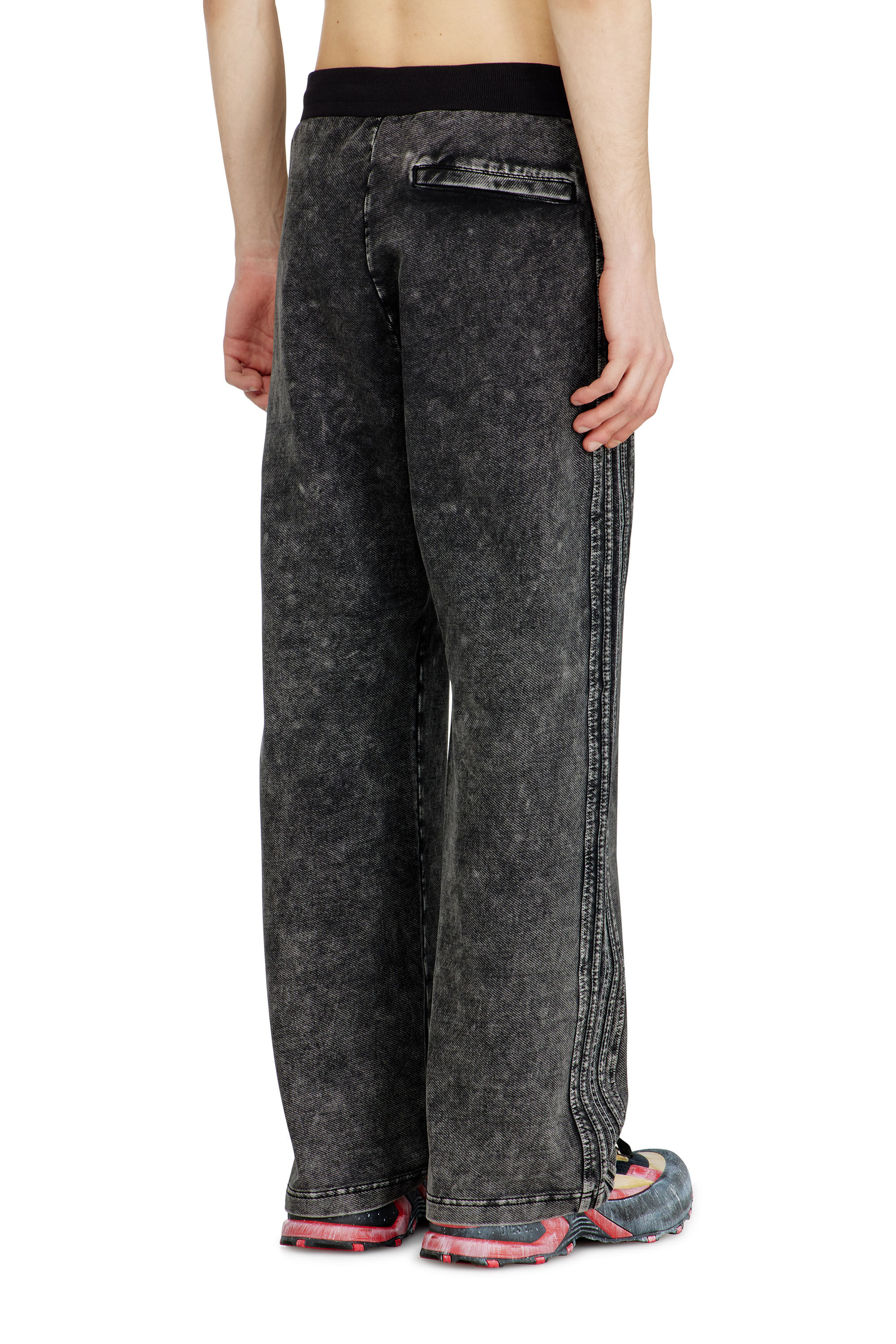 Diesel - P-ALT, Pantalones de ch&aacute;ndal estilo denim con bandas laterales Hombre in ToBeDefined - 3