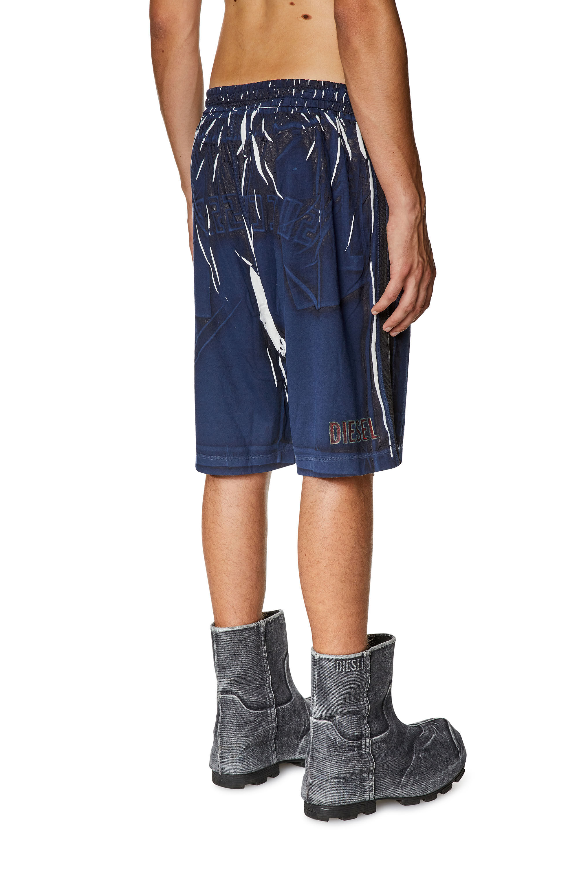 Diesel - P-ROWY, Pantalones cortos deportivos con sobreimpresión sombreada Hombre in Azul marino - 4