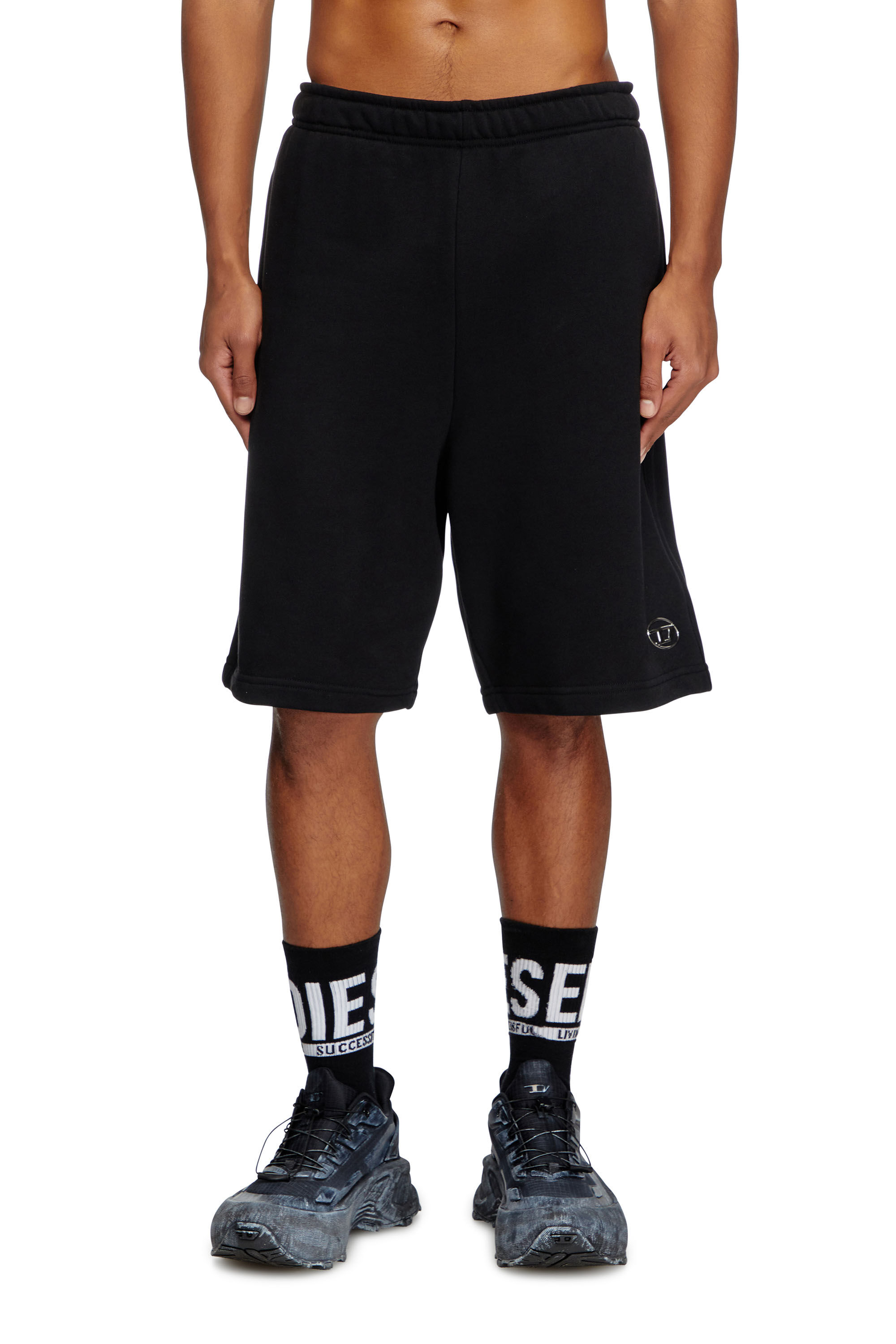 Diesel - P-MARSHY-OD, Pantalones cortos deportivos con logotipo Oval D plateado Hombre in Negro - 3