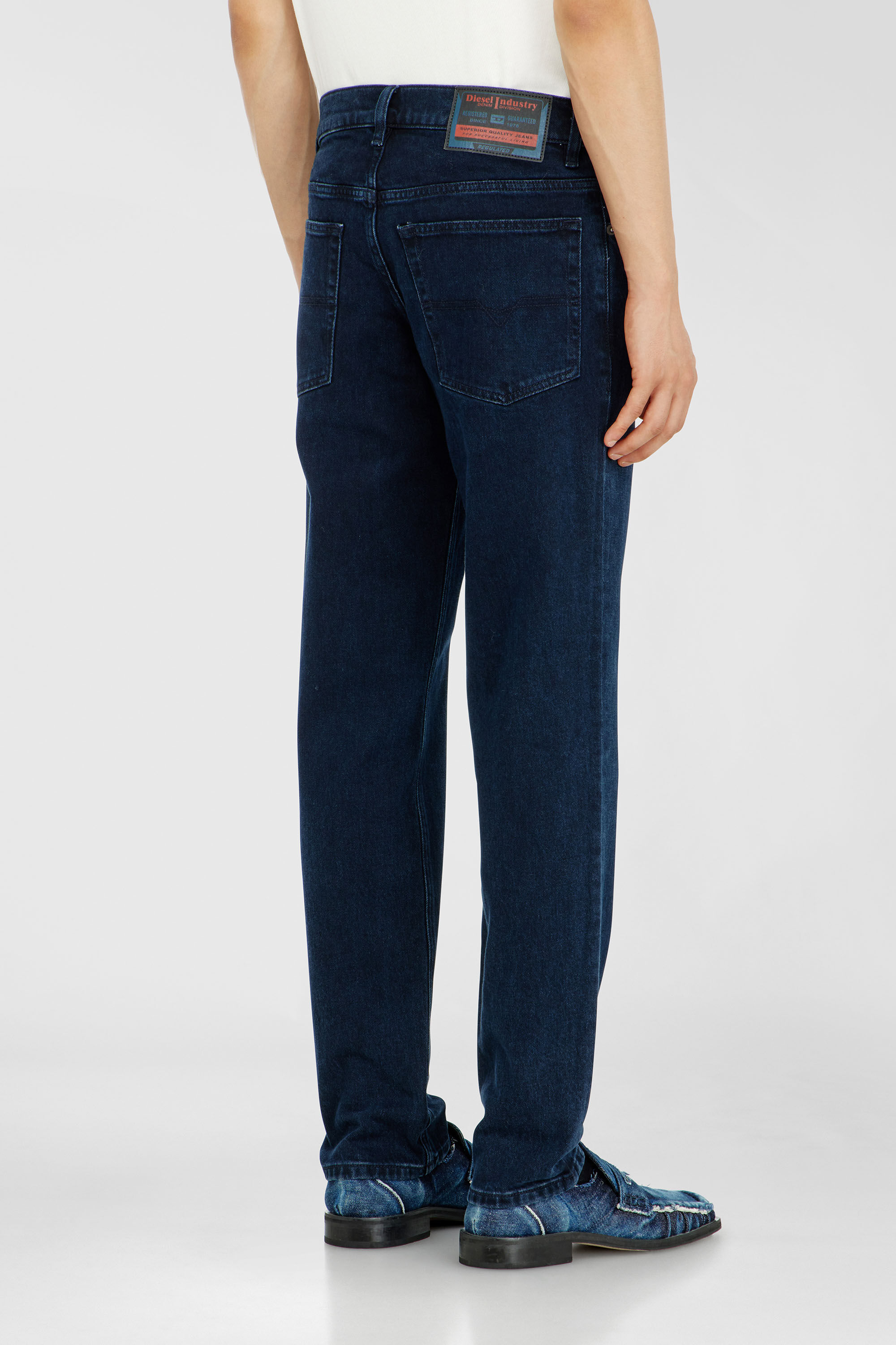 Diesel - Regular Jeans 2023 D-Finitive 0KBBJ Hombre, Azul Oscuro - 5