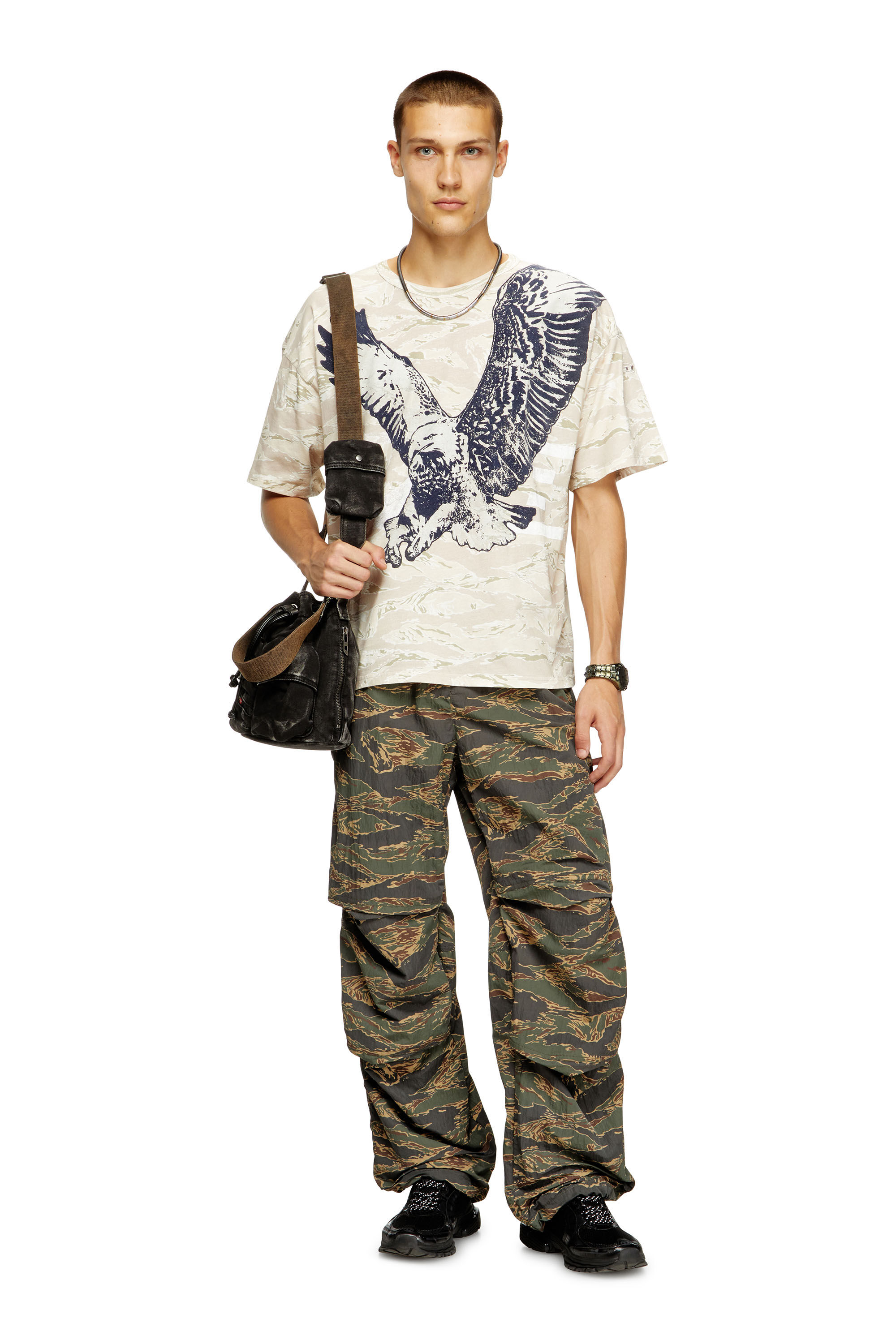 Diesel - T-BOXT-T14, Camiseta de camuflaje con estampado de águila Hombre in Marrón - 1