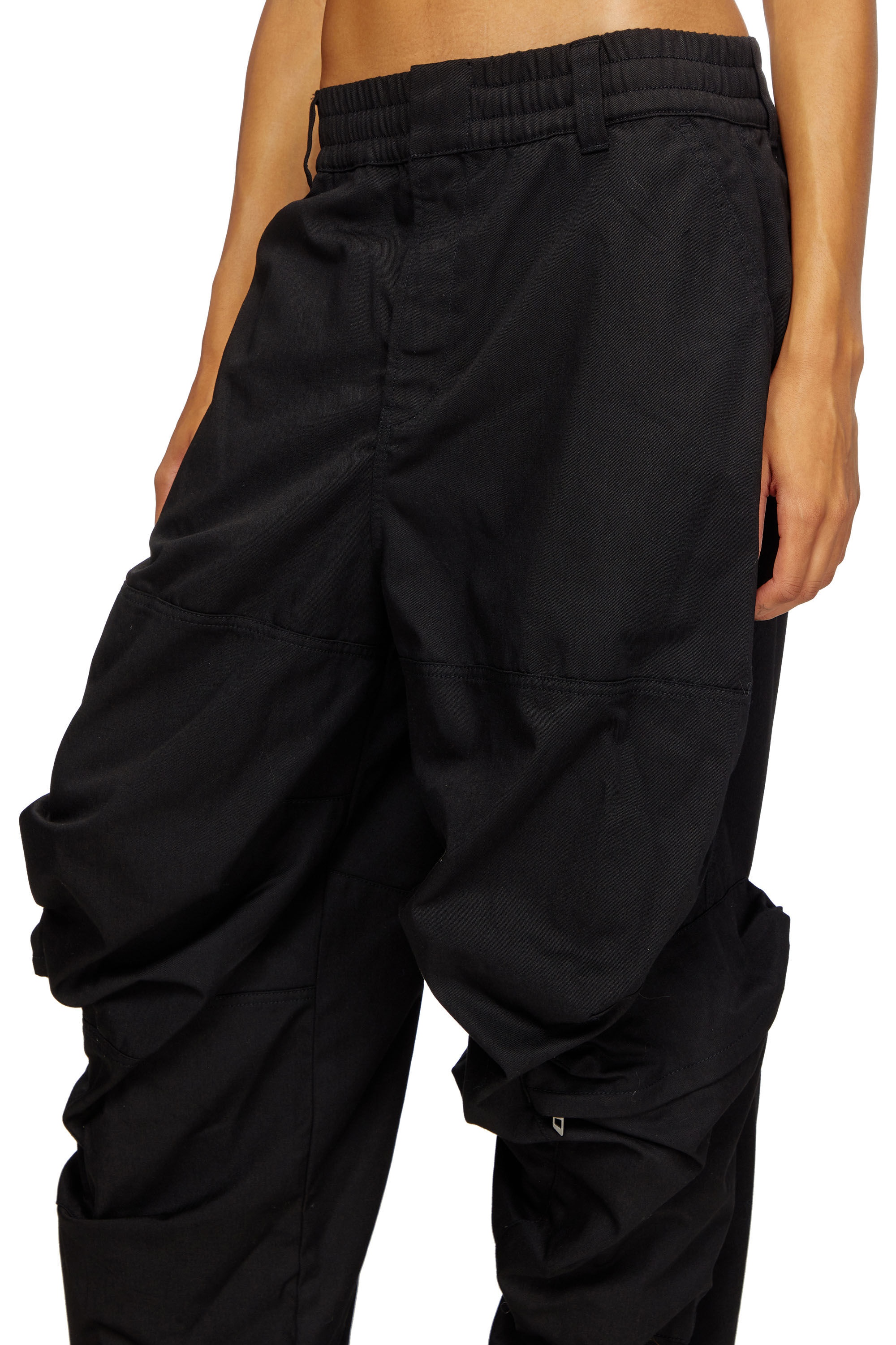 Diesel - P-ARNE-FEM-P2, Pantalones cargo de sarga de algodón Mujer in Negro - 5