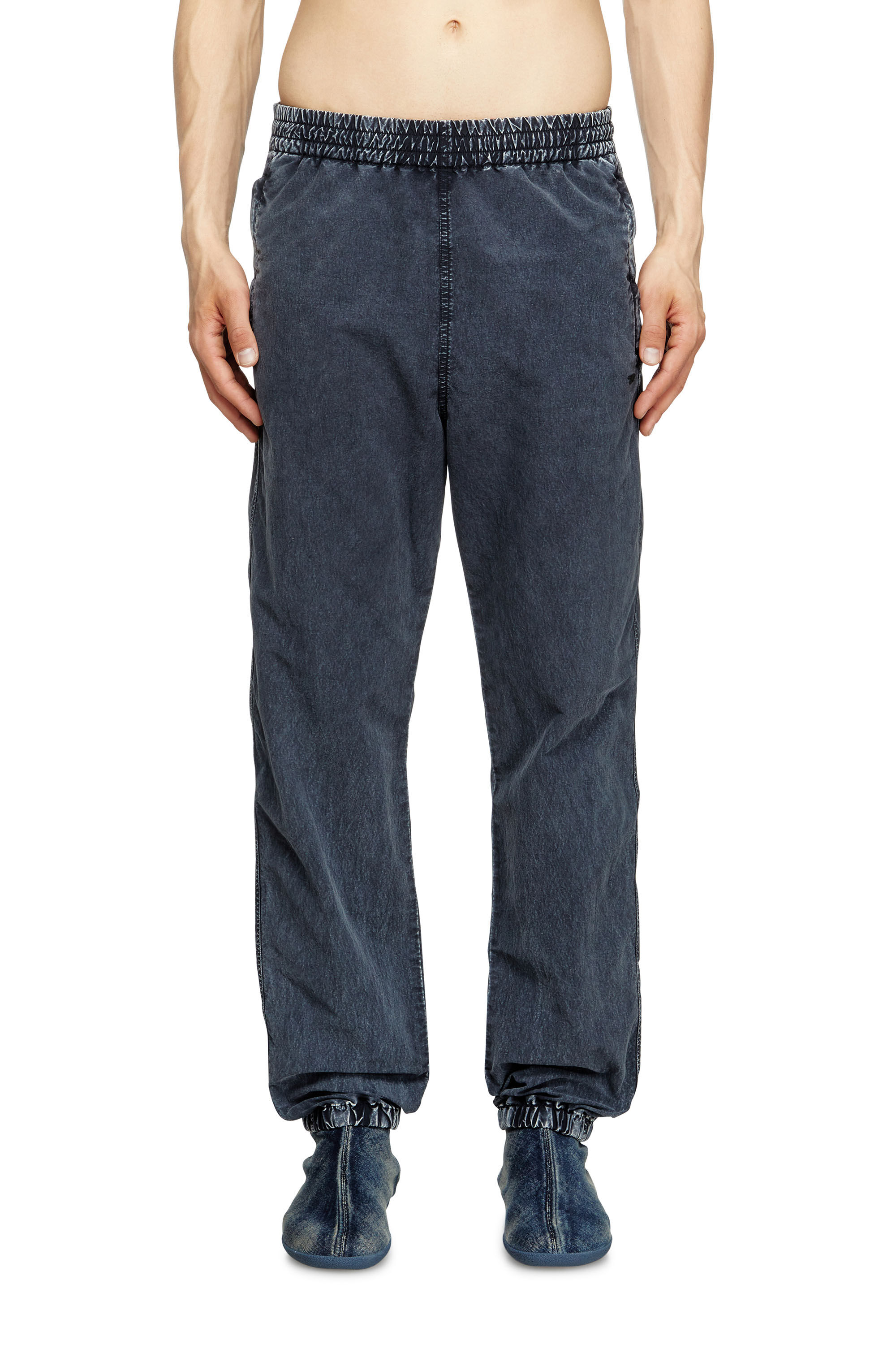 Diesel - P-WILSON, Pantalones en taslan de nailon reciclado Hombre in Azul marino - 2