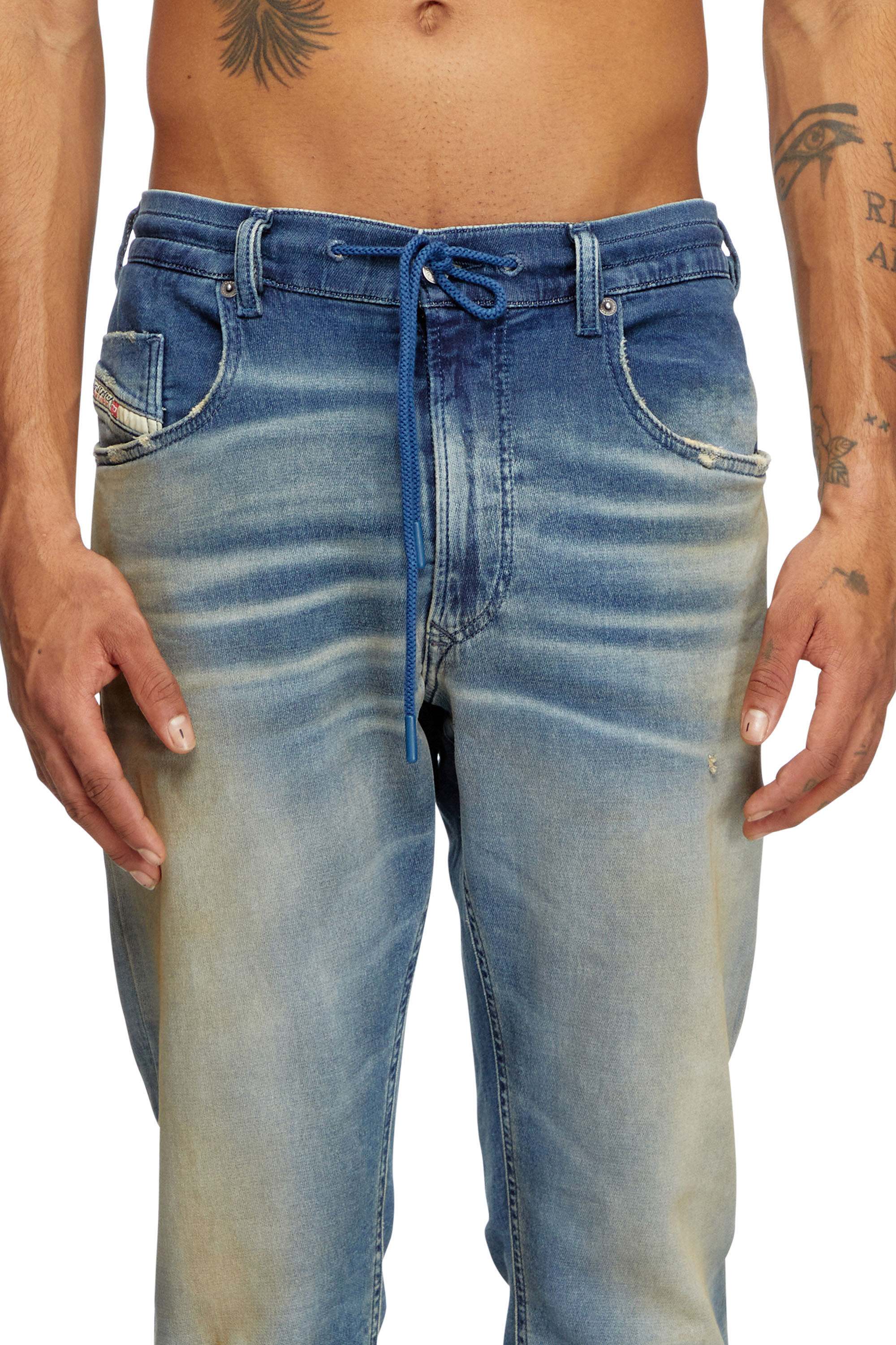 Diesel - Regular 2030 D-Krooley Joggjeans® 068PQ Hombre, Azul medio - 5