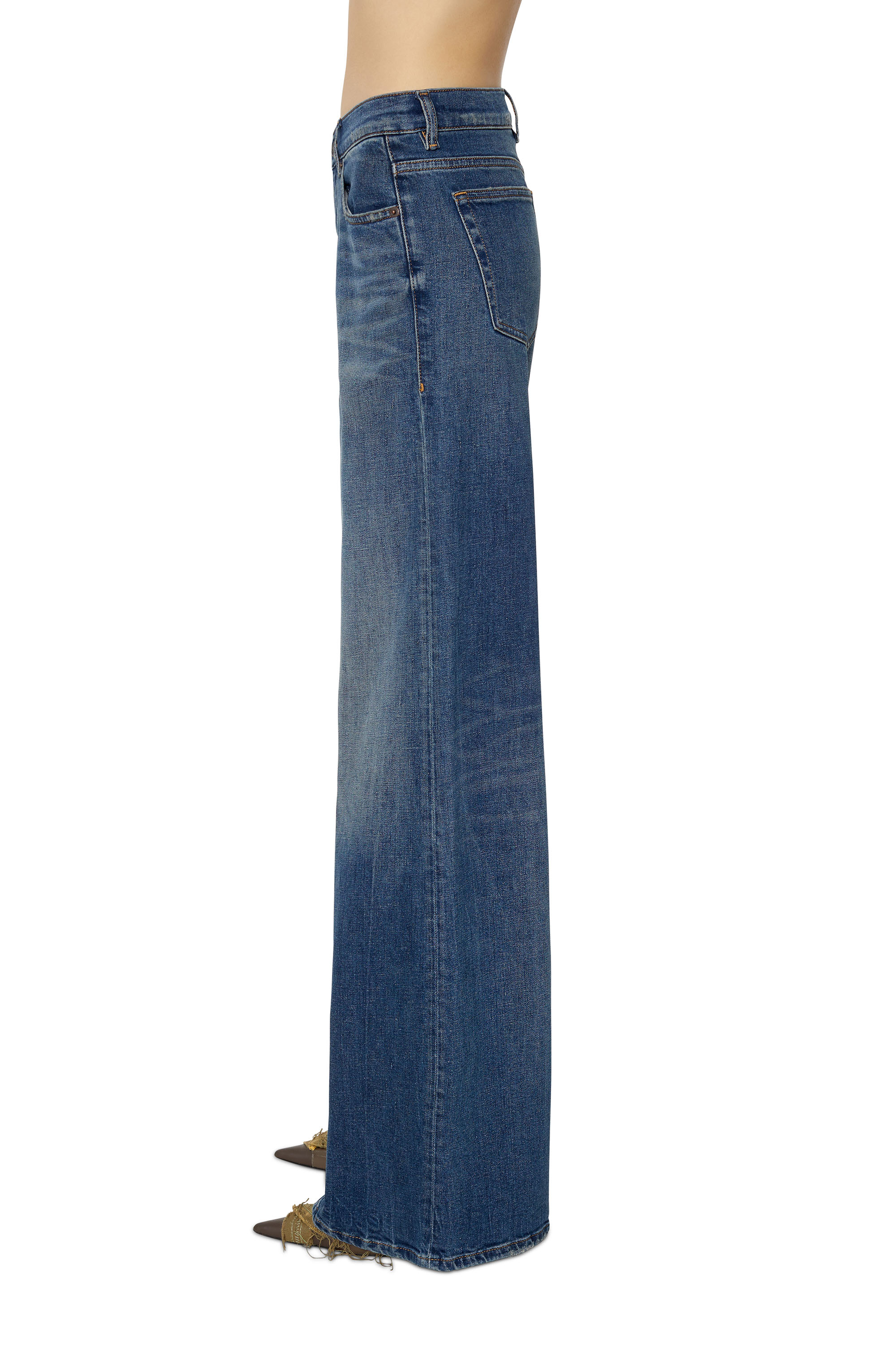 Diesel - Bootcut and Flare Jeans 1978 D-Akemi 09E66, Azul Oscuro - Image 5