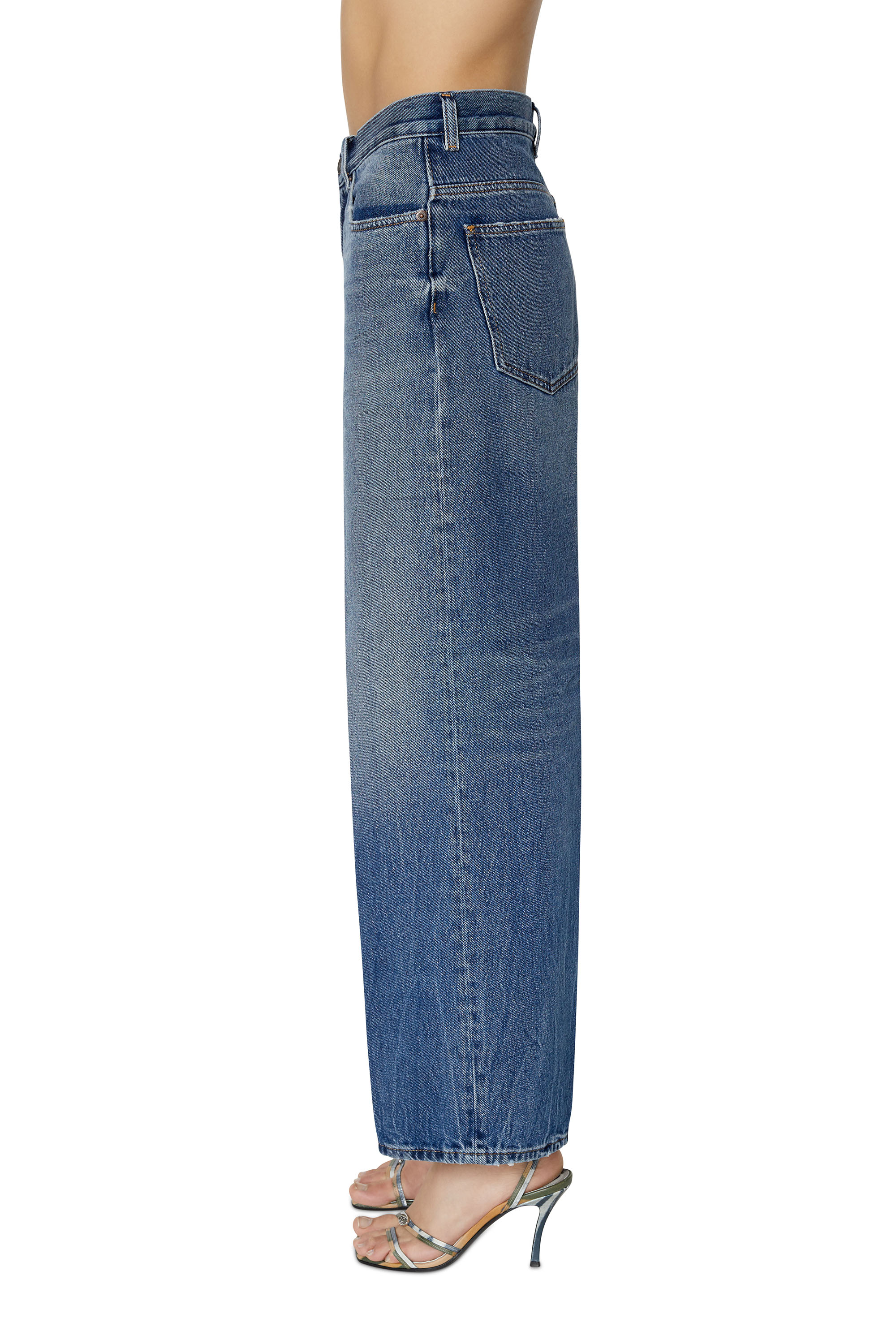 Diesel - 2000 WIDEE 09E03 Bootcut and Flare Jeans, Azul medio - Image 4