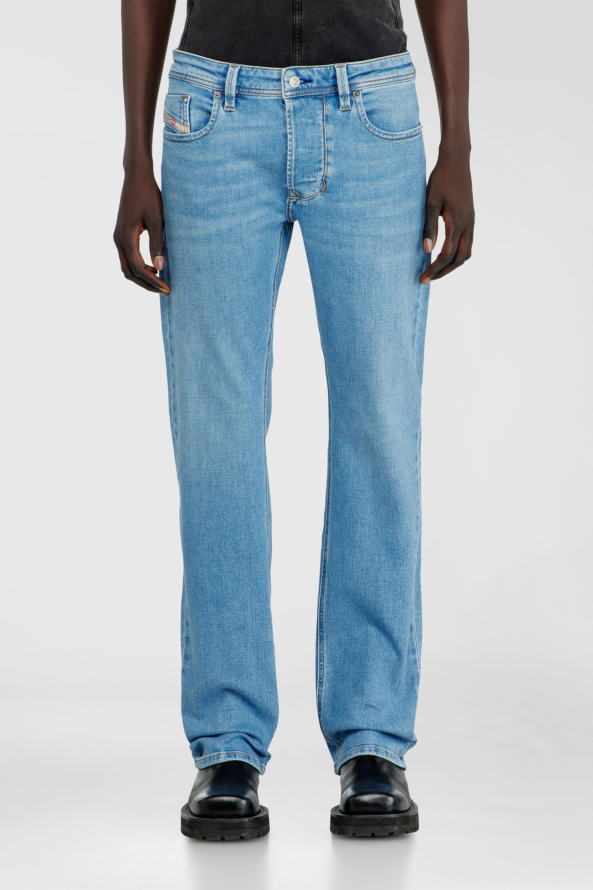 Diesel - Regular Jeans 1985 Larkee 0HDBJ Hombre, Azul Claro - 4