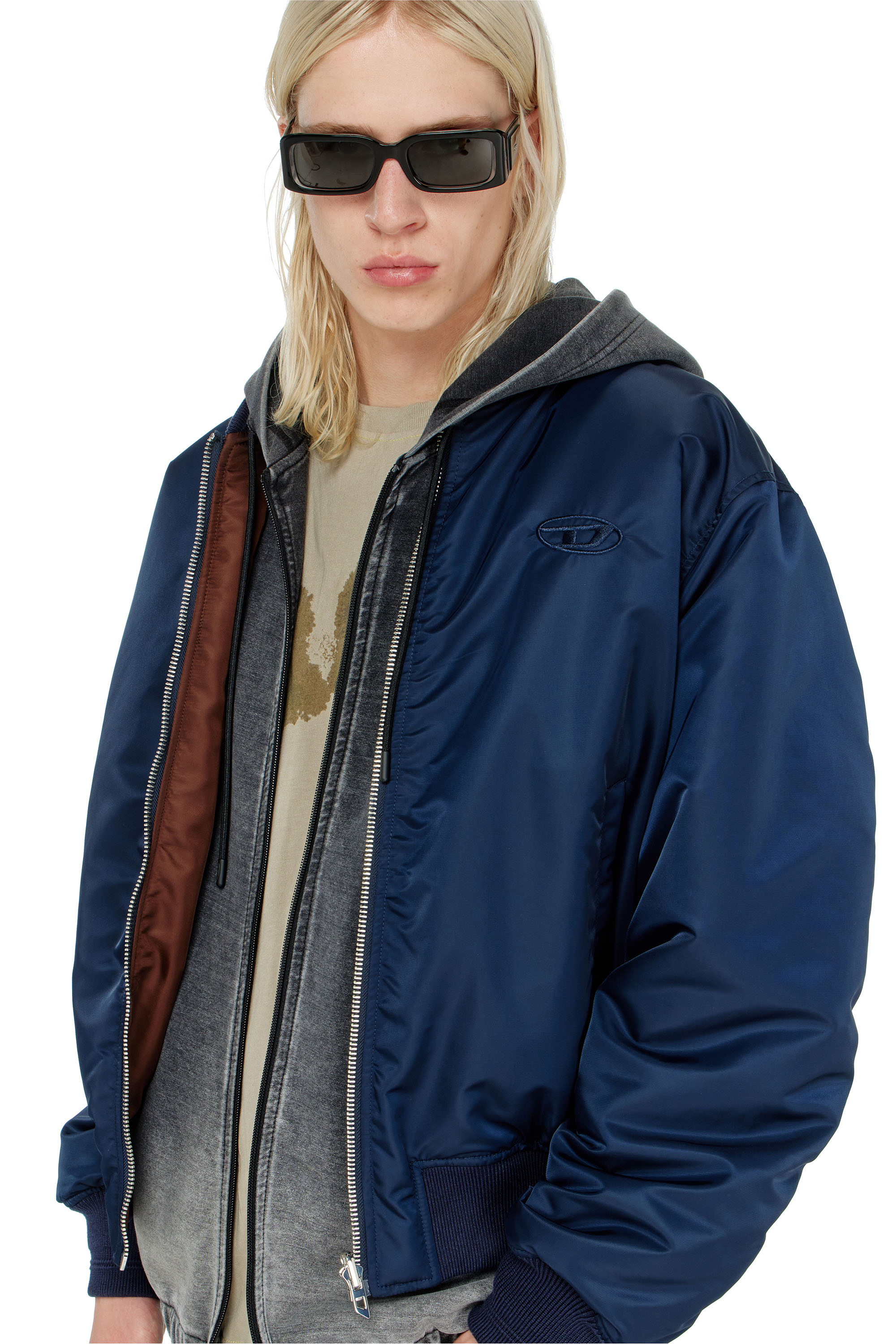 Diesel - W-TYPE-D1, Chaqueta bomber acolchada con bordado Oval D Hombre in Azul marino - 6