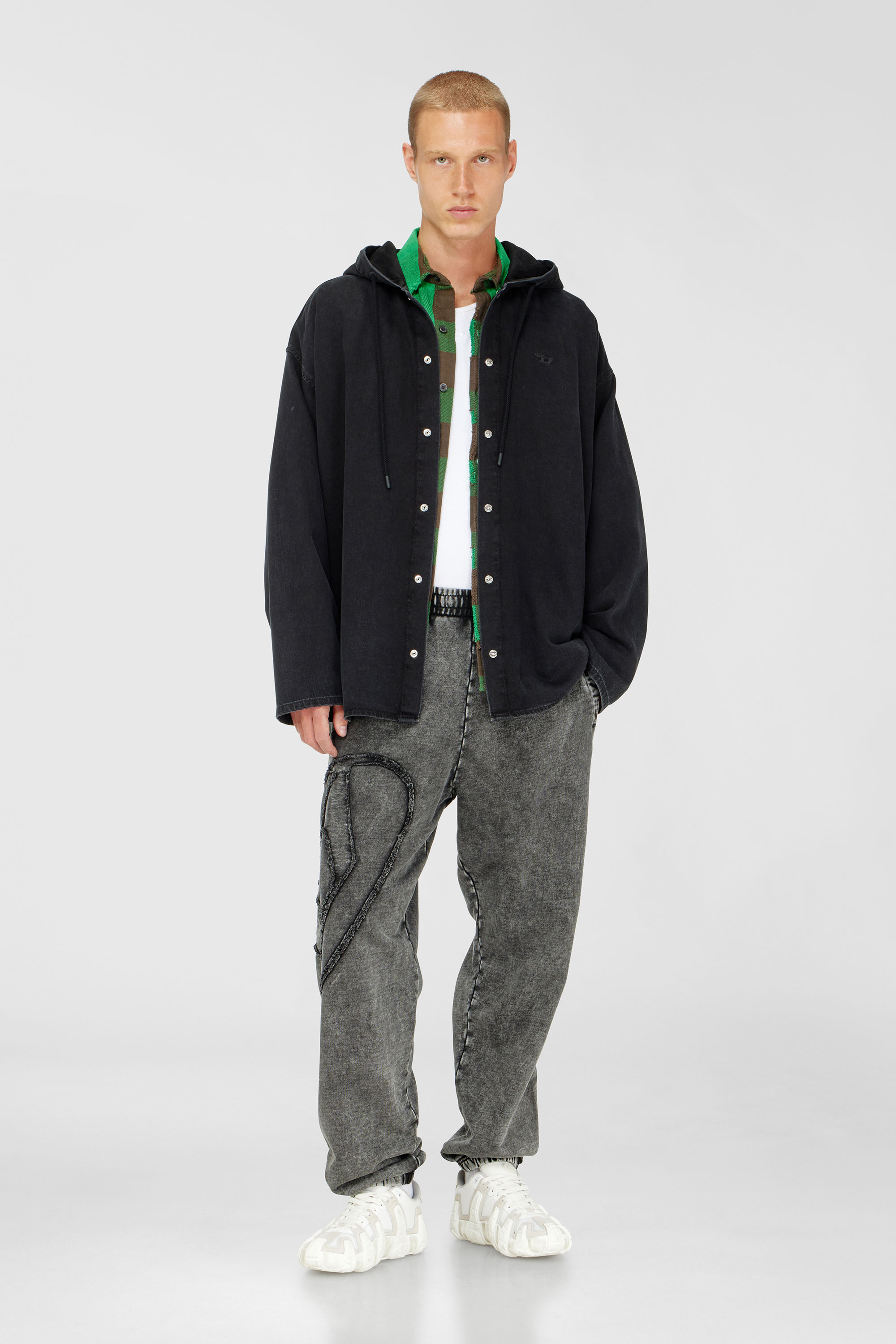 Diesel - P-MARKY-DEN, Pantalones de algod&oacute;n org&aacute;nico con parche Oval D Hombre in Gris - 1