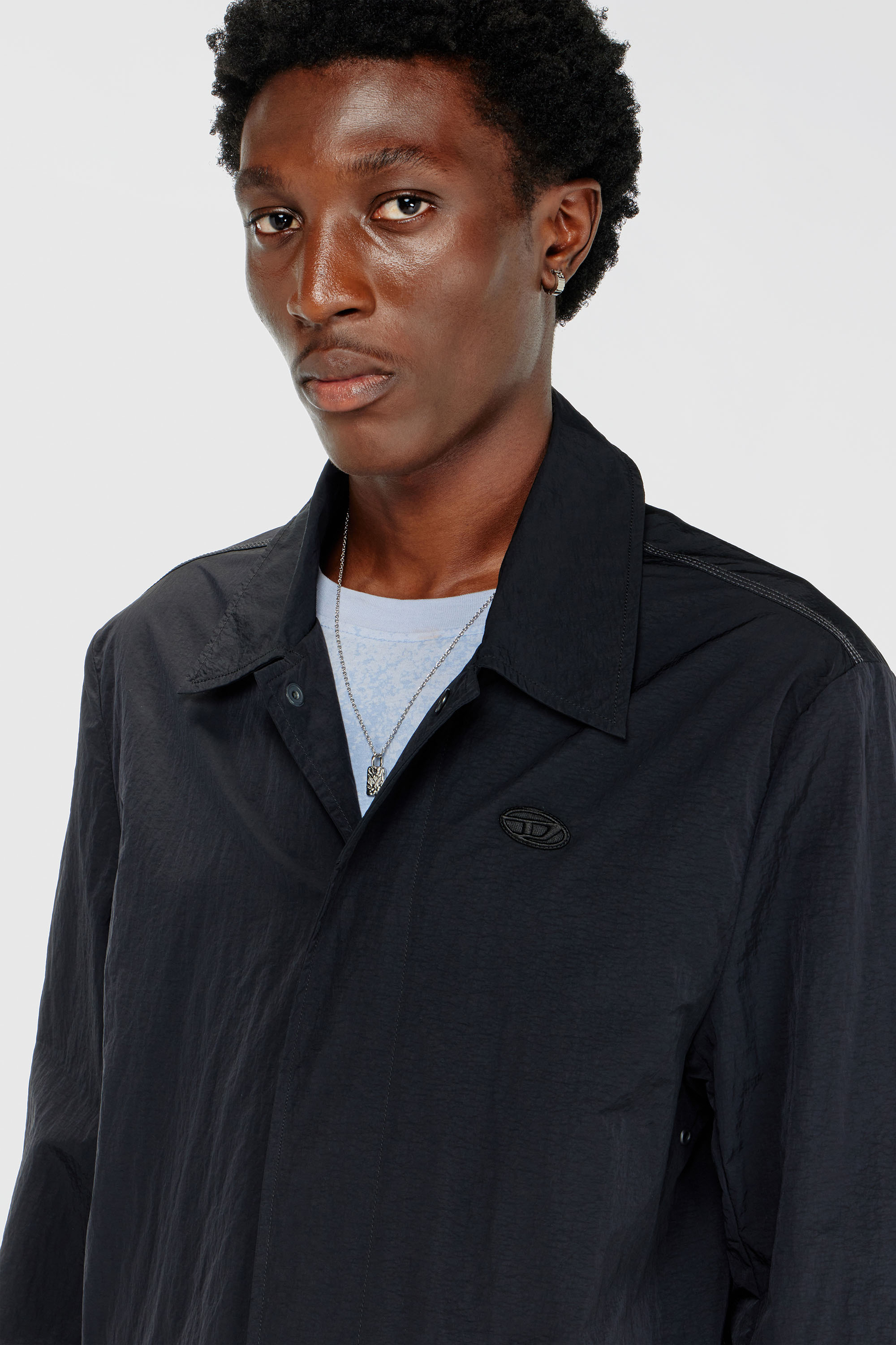 Diesel - J-BURHAT, Abrigo de nailon con acabado arrugado brillante Hombre in Negro - 5