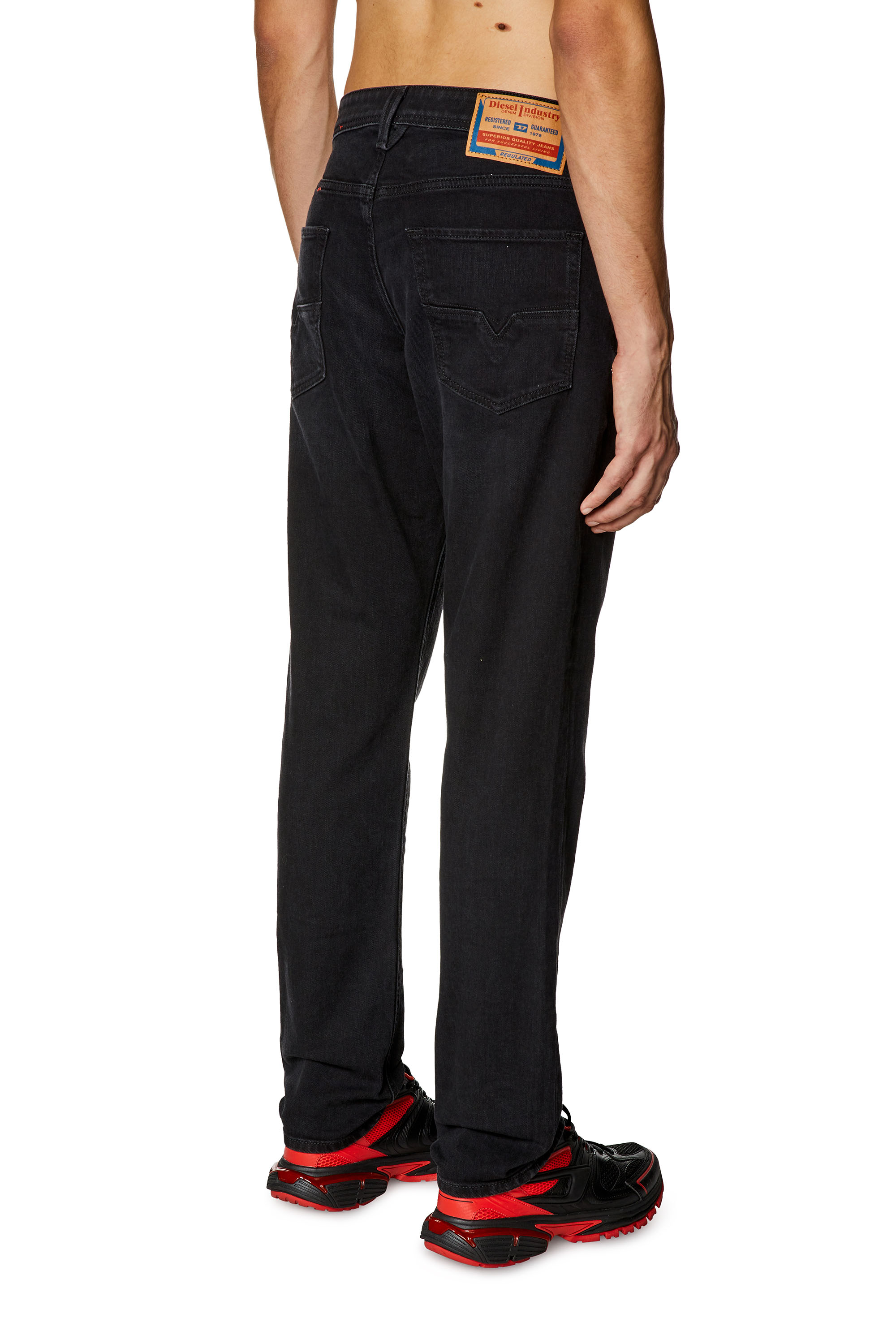 Diesel - Tapered Jeans 1986 Larkee-Beex 09D48, Negro/Gris oscuro - Image 4