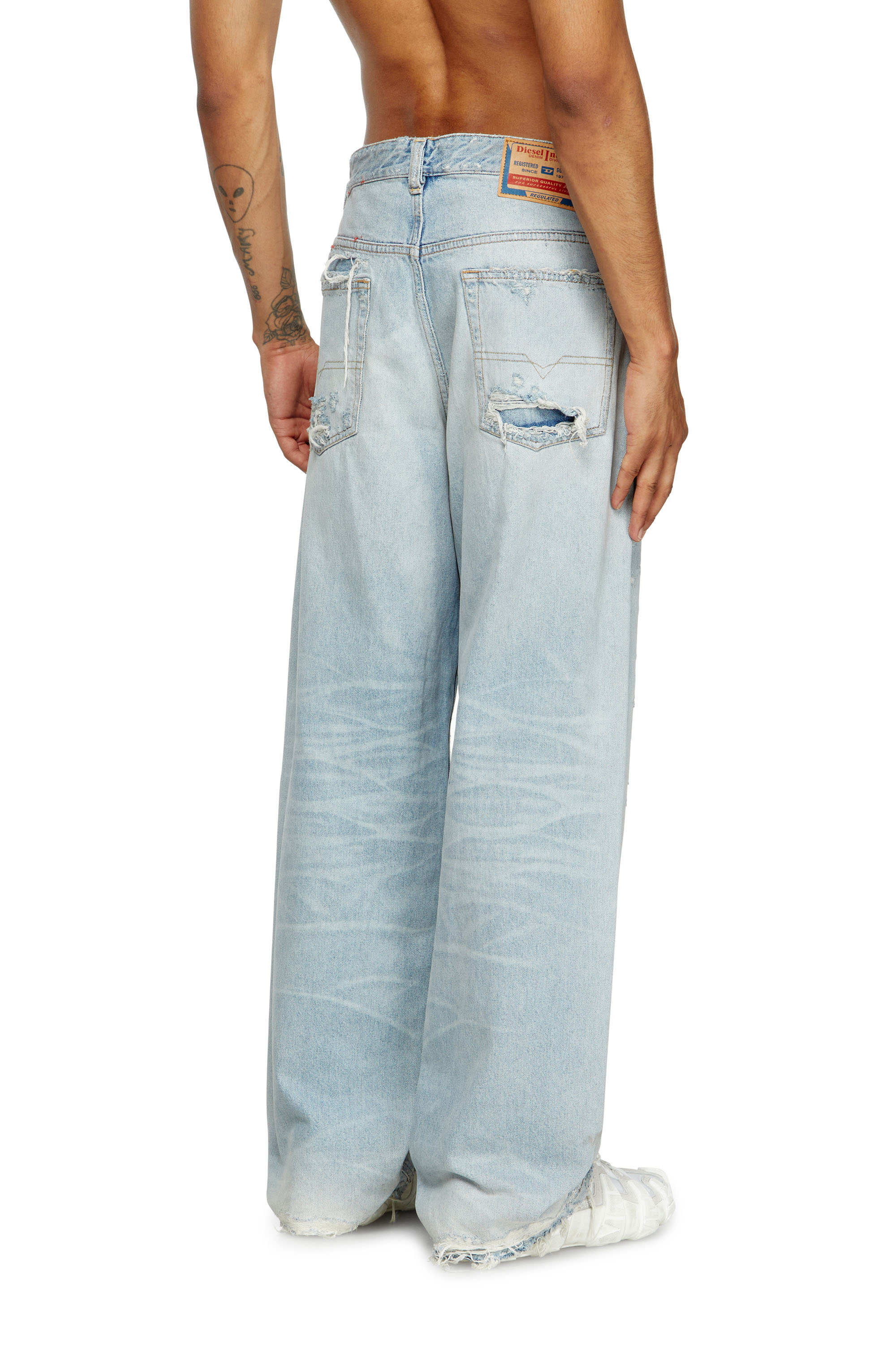 Diesel - Relaxed Jeans 2001 D-Macro 09M53 Hombre, Azul Claro - 4