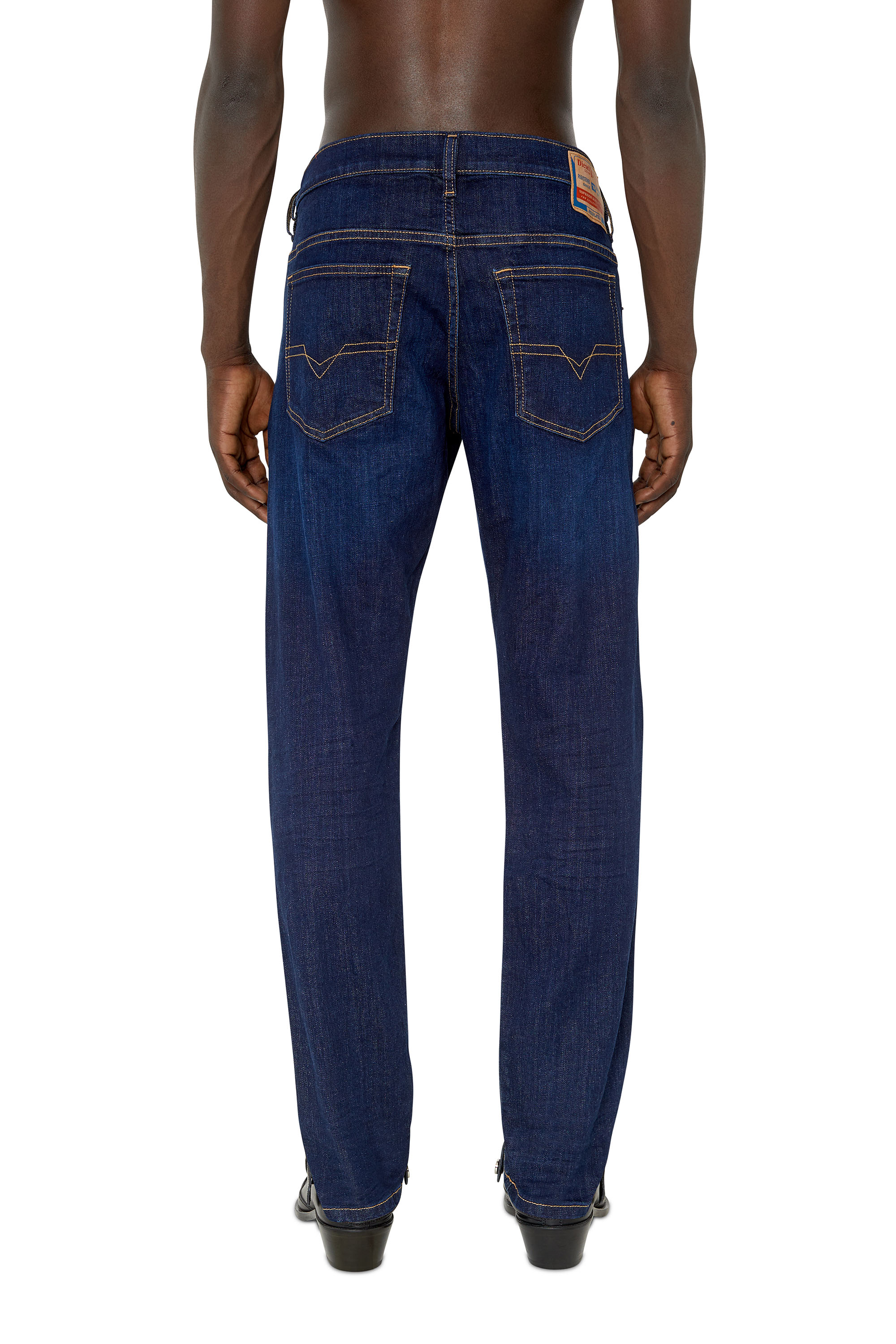 Diesel - D-Yennox 0IHAQ Tapered Jeans, Azul Oscuro - Image 2