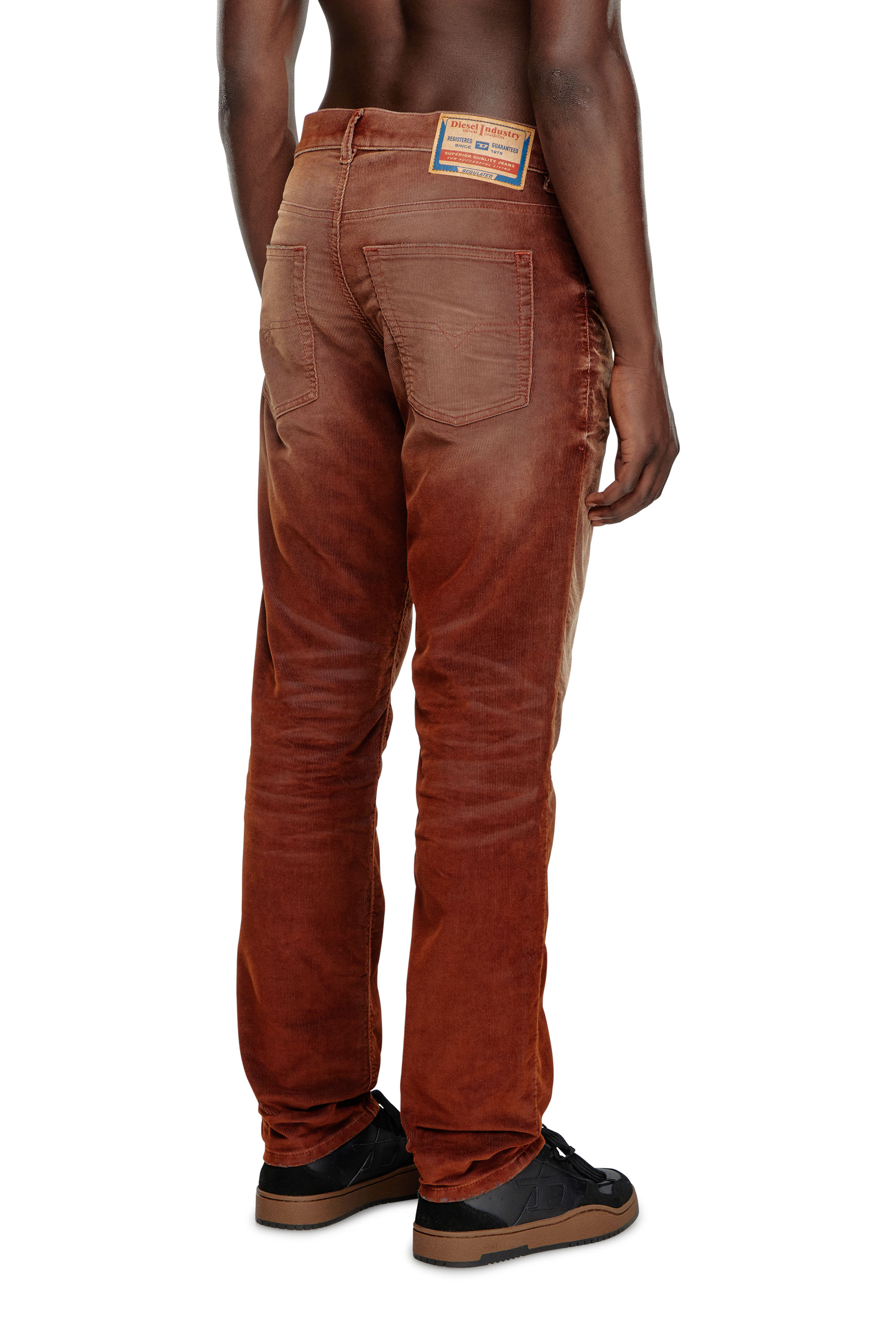 Diesel - Tapered Jeans 2023 D-Finitive 003II, Hombre Tapered Jeans - 2023 D-Finitive in Marrón - Image 4
