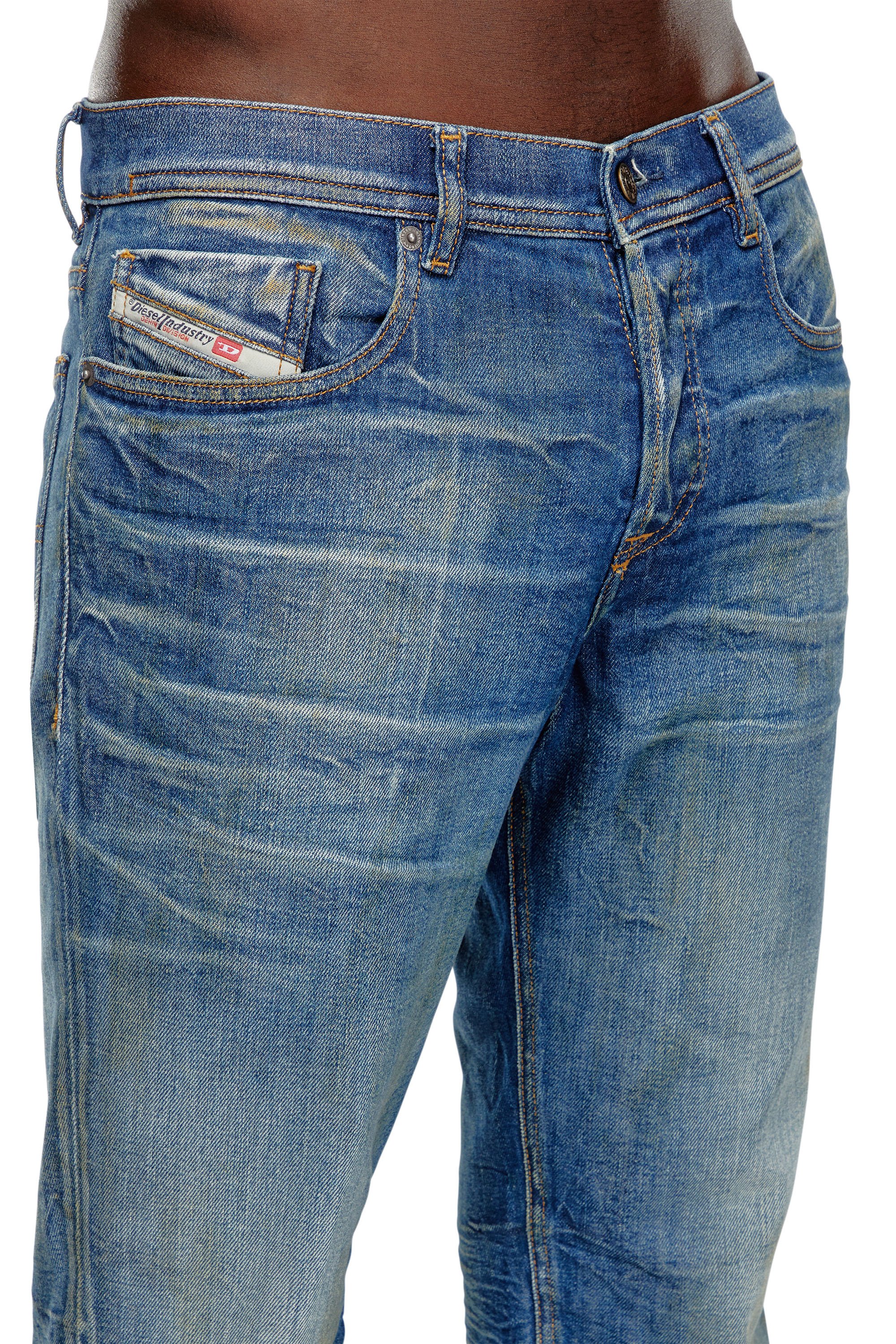 Diesel - Tapered Jeans 2023 D-Finitive 09J66, Azul medio - Image 5