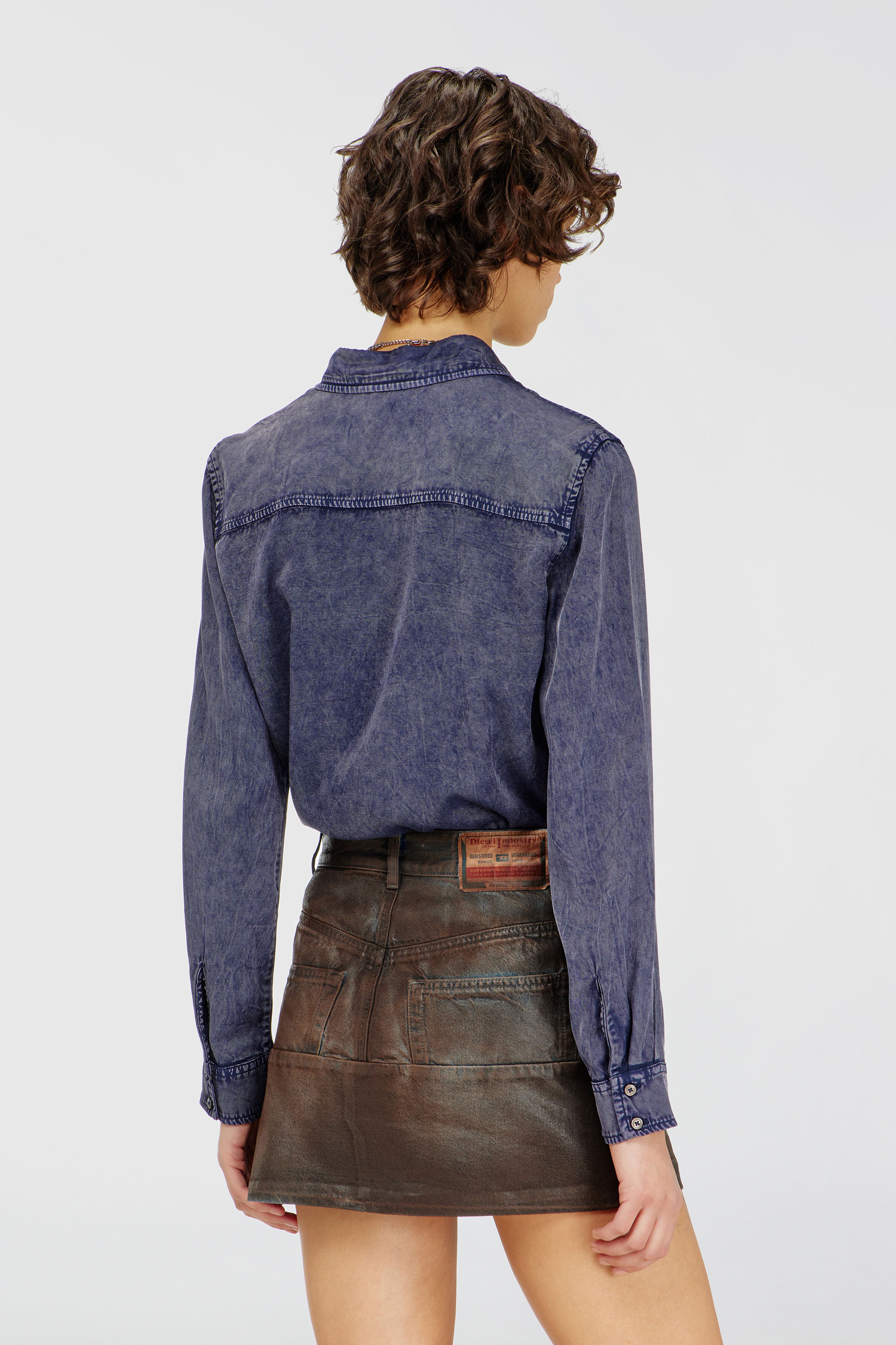 Diesel - C-RONORY-B2, Camisa fluida de viscosa efecto denim Mujer in Azul marino - 4