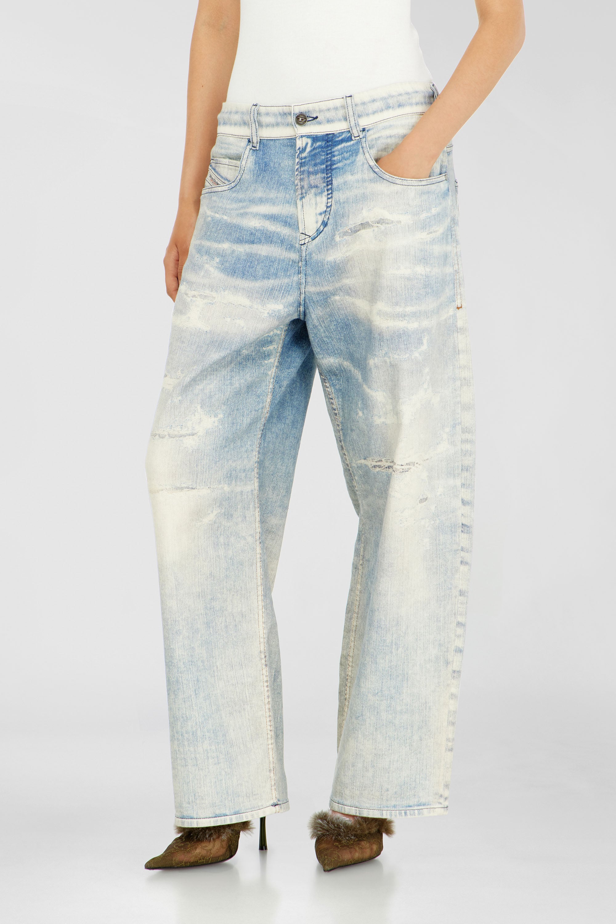 Diesel - Relaxed 2097 D-Enim-M Joggjeans&reg; 068XM Unisex, Azul Claro - 2