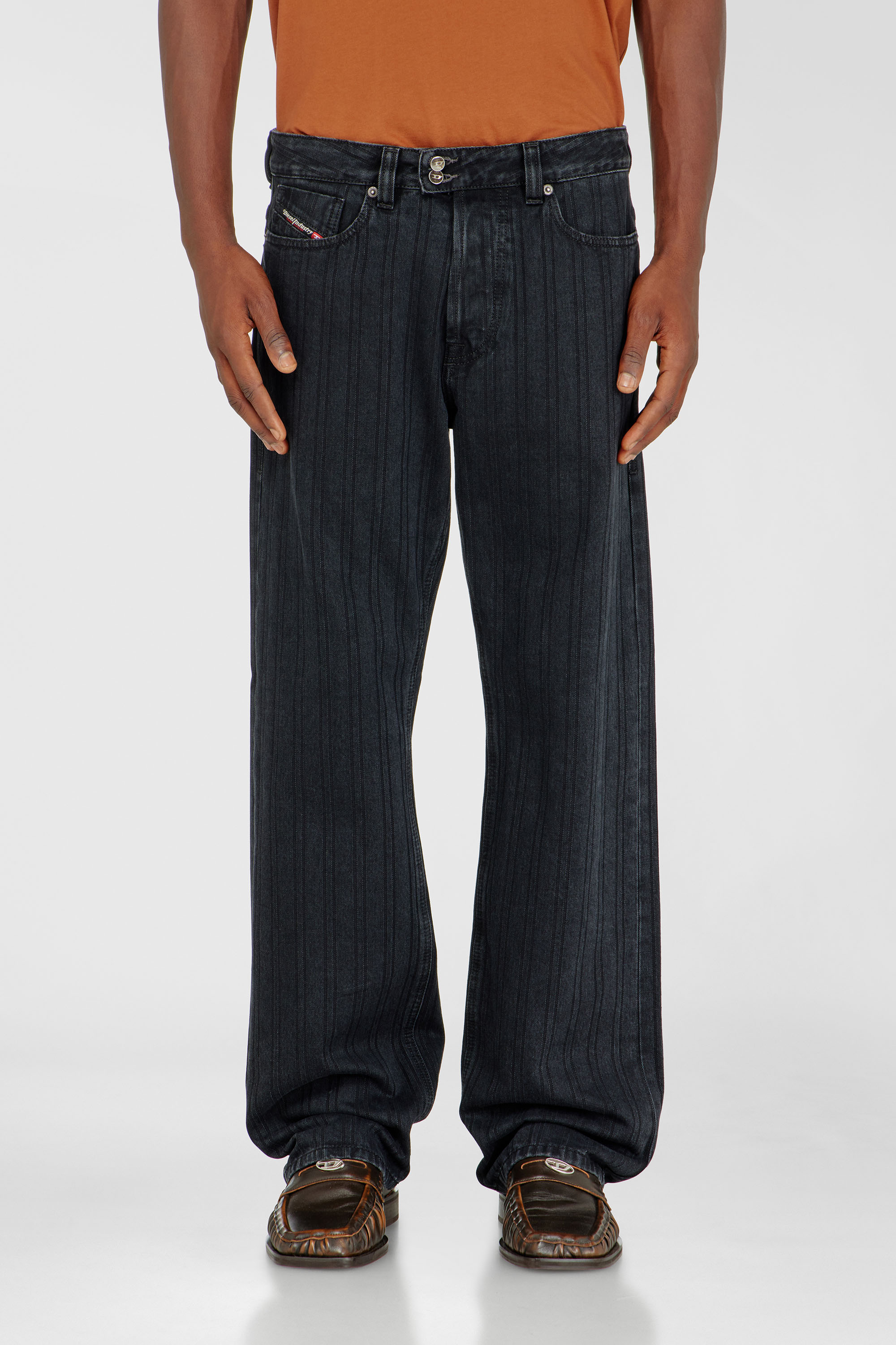 Diesel - Relaxed Jeans 1980 D-Eeper 09Q12 Hombre, Negro/Gris oscuro - 4