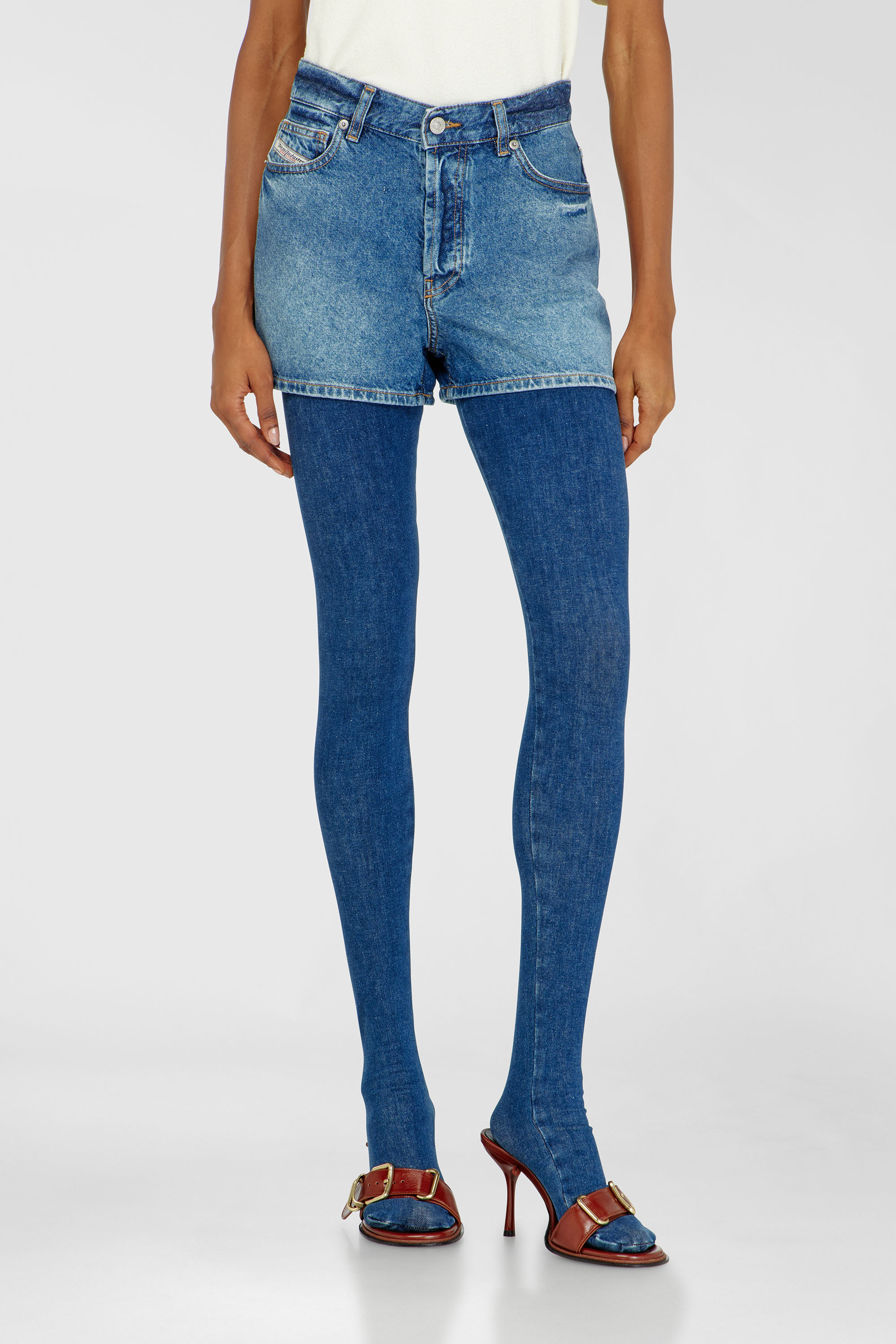 Diesel - DE-HELIOS, Pantalones cortos vaqueros en denim desgastado Mujer in Azul marino - 1