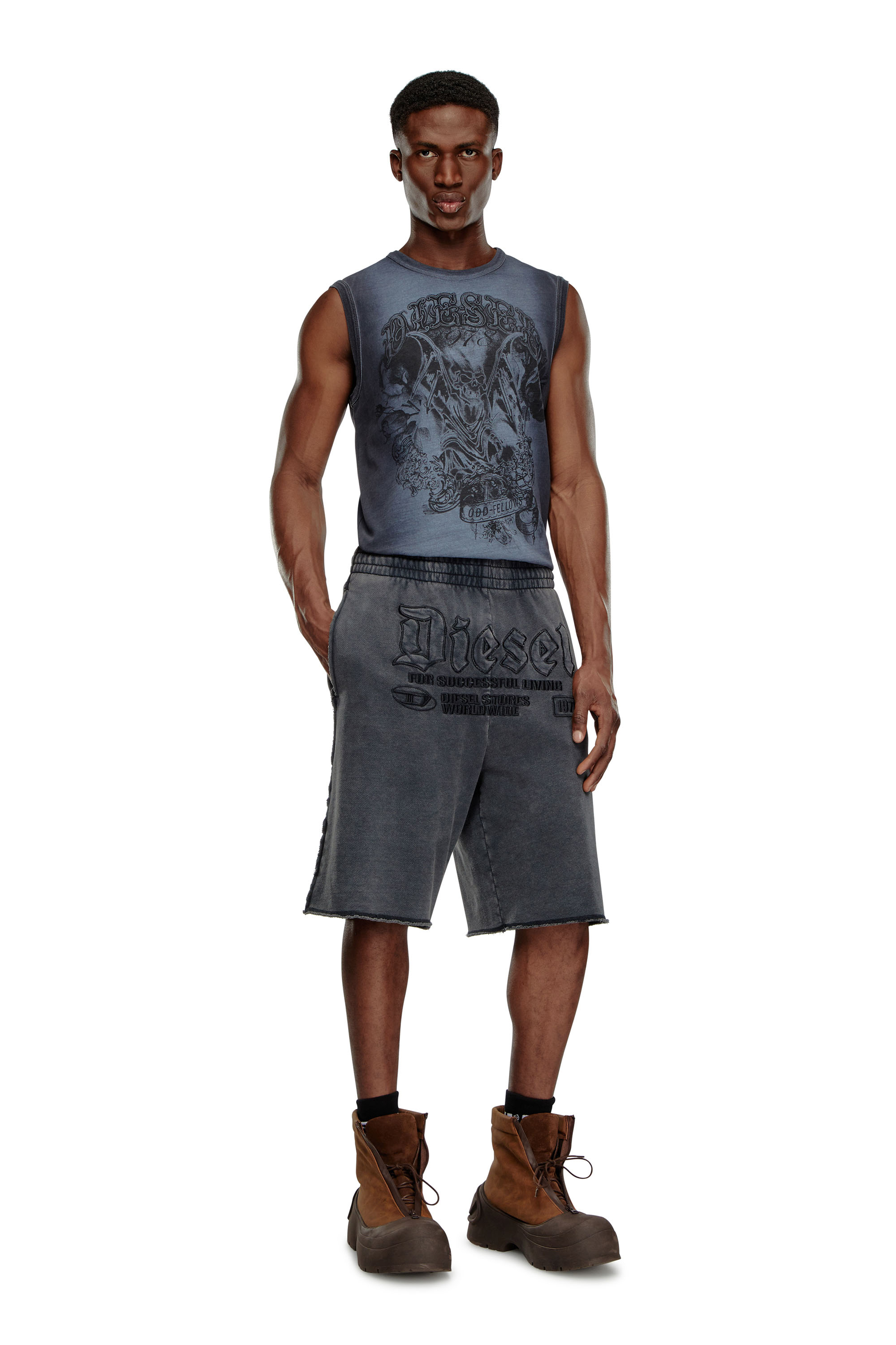 Diesel - P-RAWMARSHY, Hombre Pantalones cortos deportivos con bordado Diesel in Negro - Image 2
