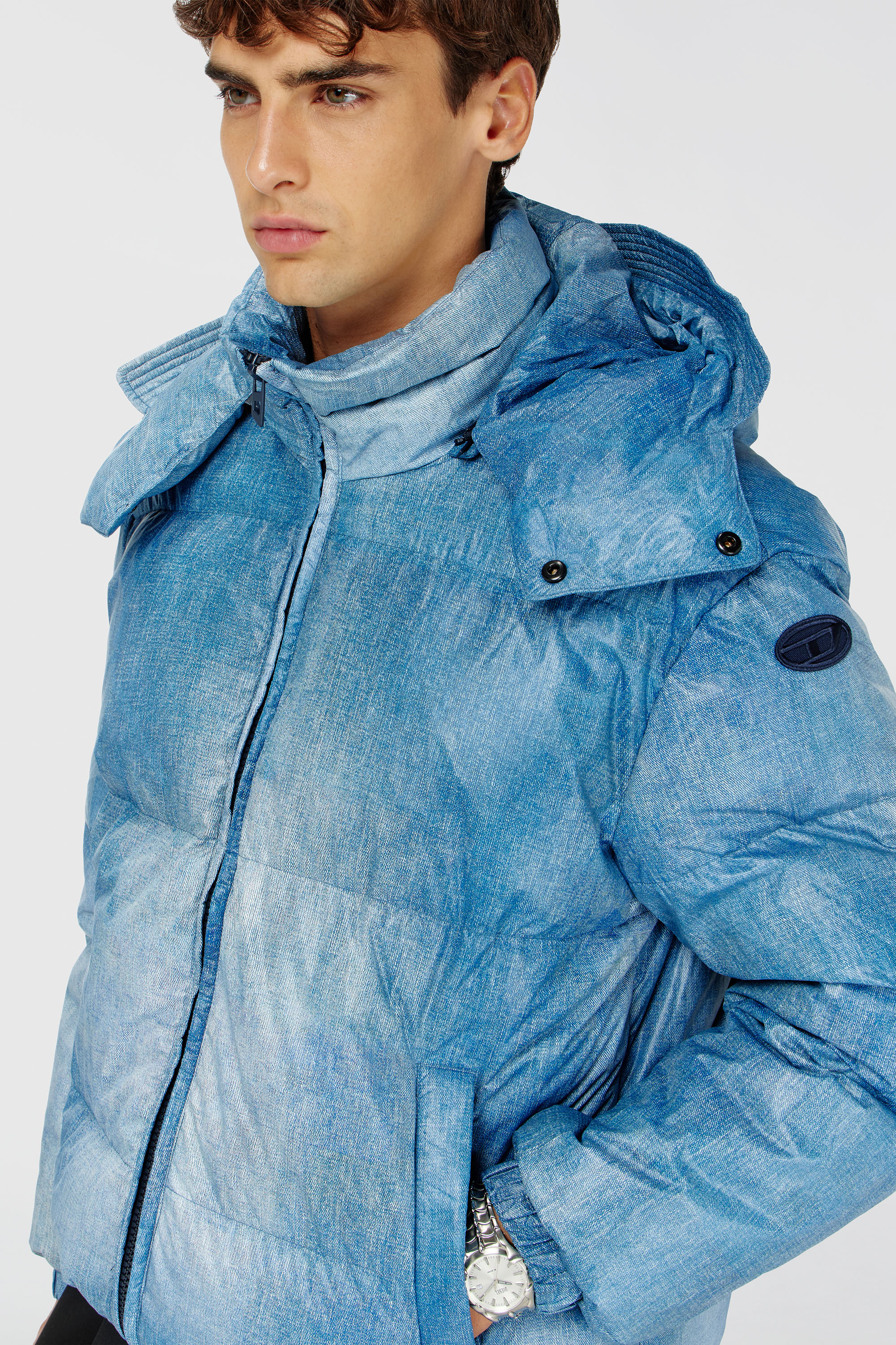 Diesel - W-ROLLY-WRD-BFBN, Chaqueta con capucha y estampado efecto denim Hombre in Azul marino - 5