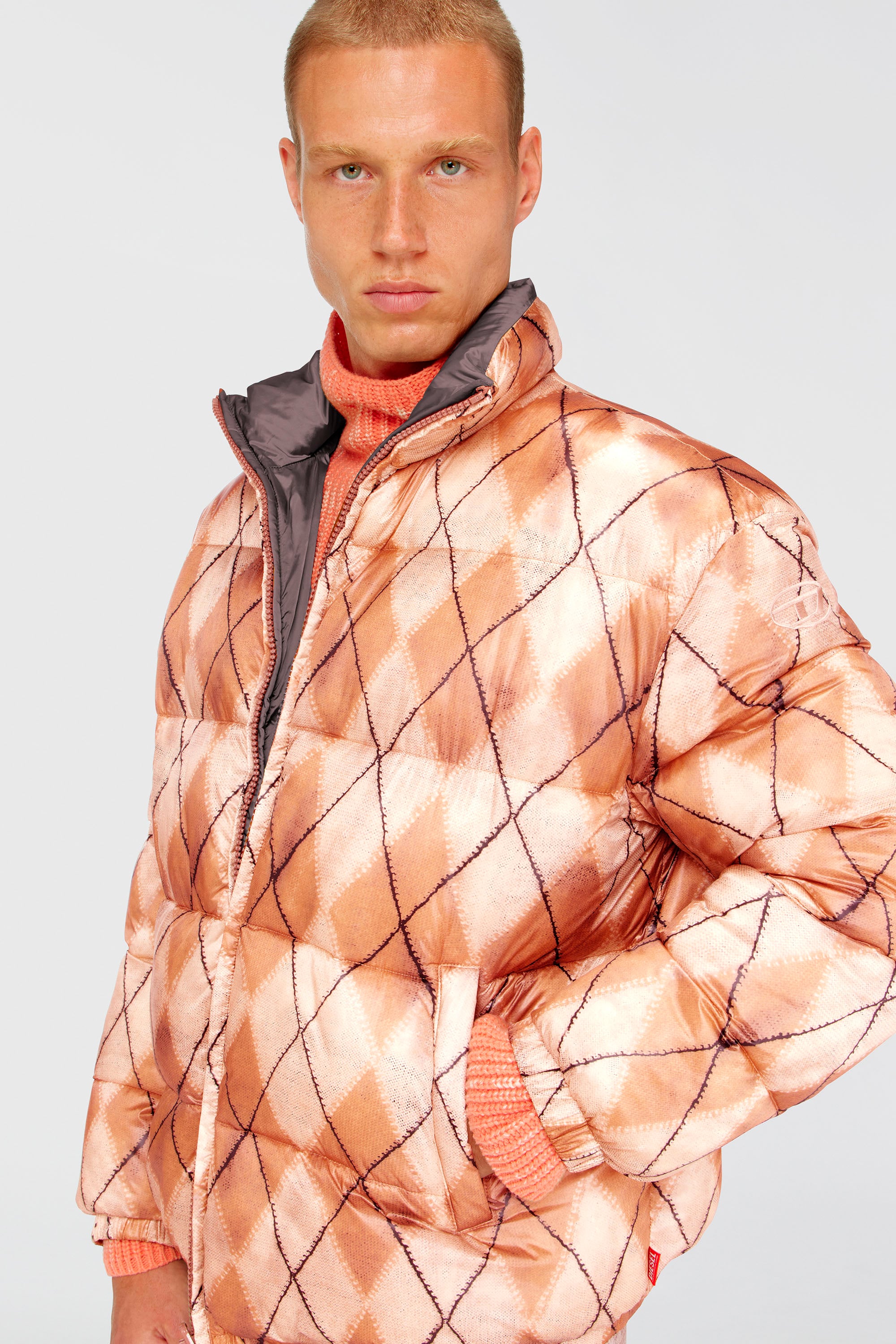 Diesel - W-BOURB-DLCK, Chaqueta puffer reversible con estampado argyle Hombre in Multicolor - 5