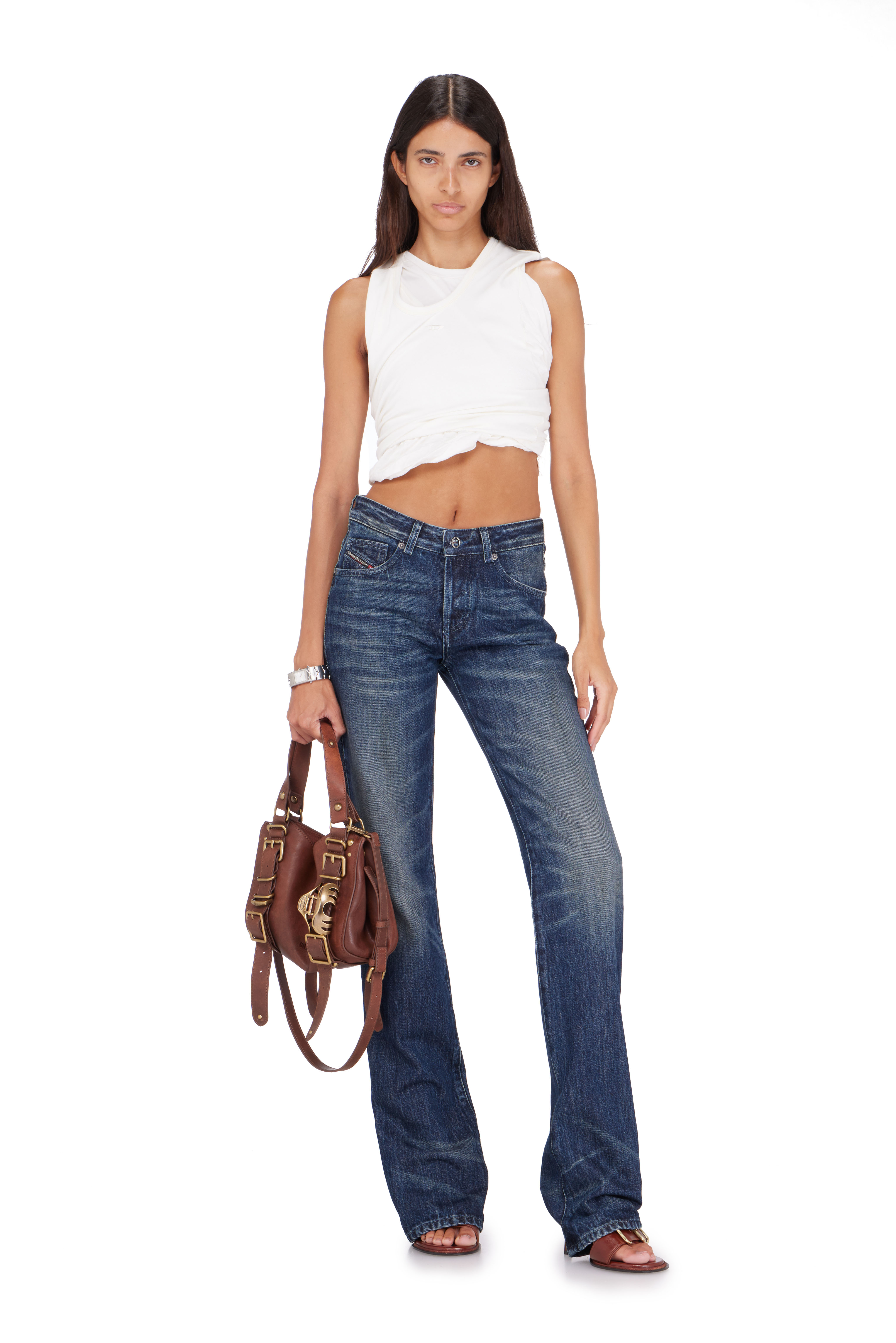 Diesel - D-ONE TOPHANDLE S, D-One-Bolso small con asa superior de piel tratada Mujer in Marr&oacute;n - 1