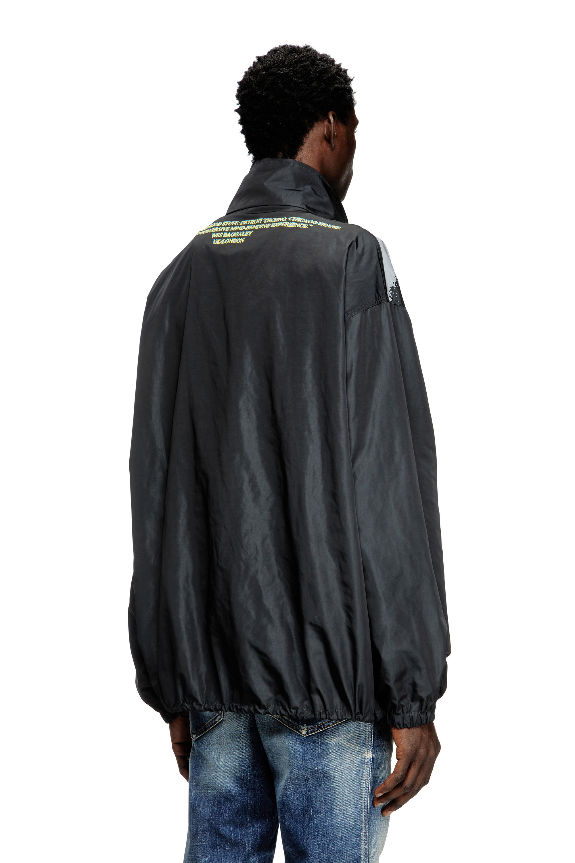 J-ERIK, Negro Diesel - J-ERIK, Chaqueta de tejido técnico con estampado de letras de canciones Unisex in Negro - 4