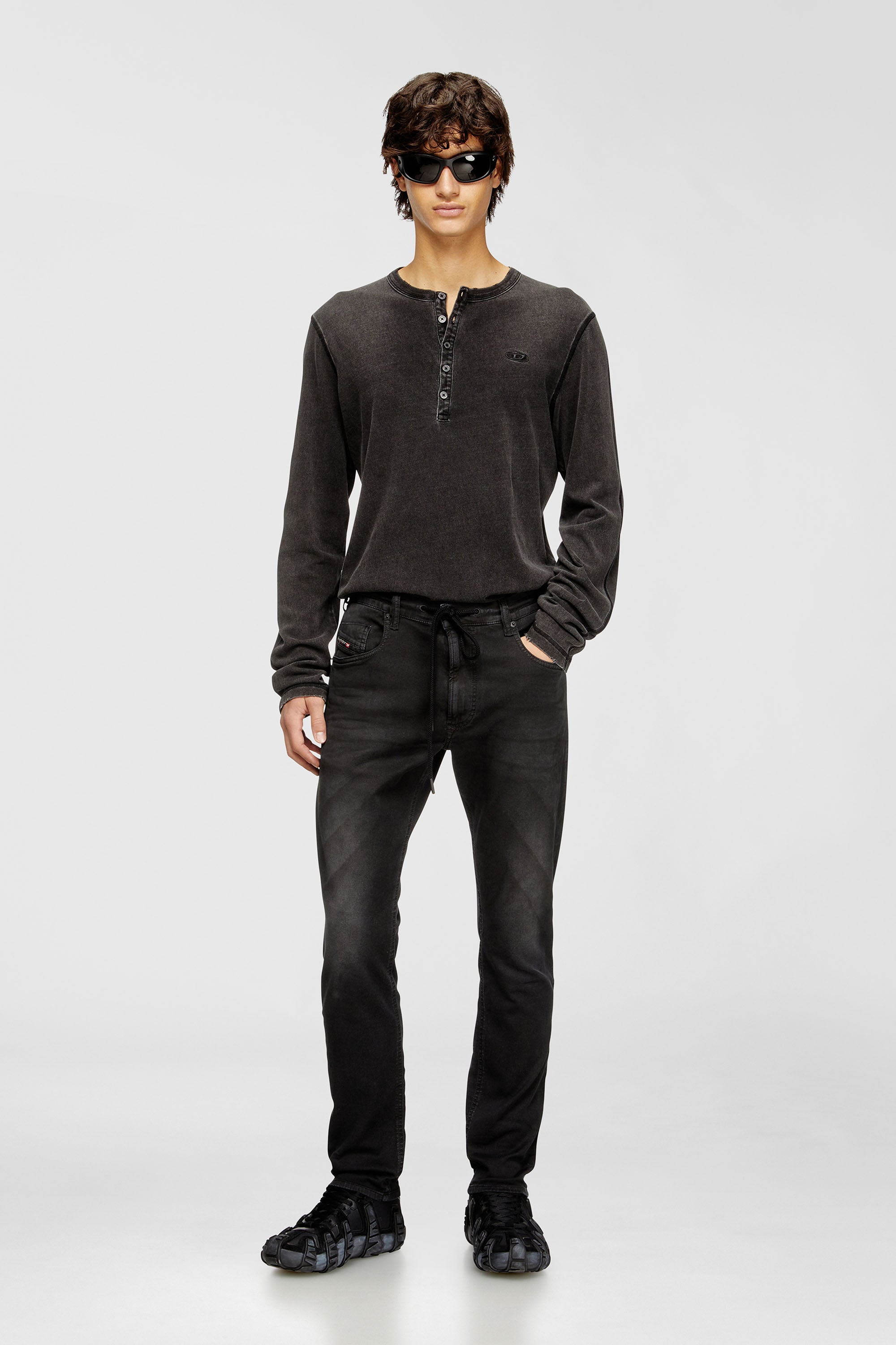 Diesel - Regular 2032 D-Krooley Joggjeans&reg; 0670M Hombre, Negro - 1