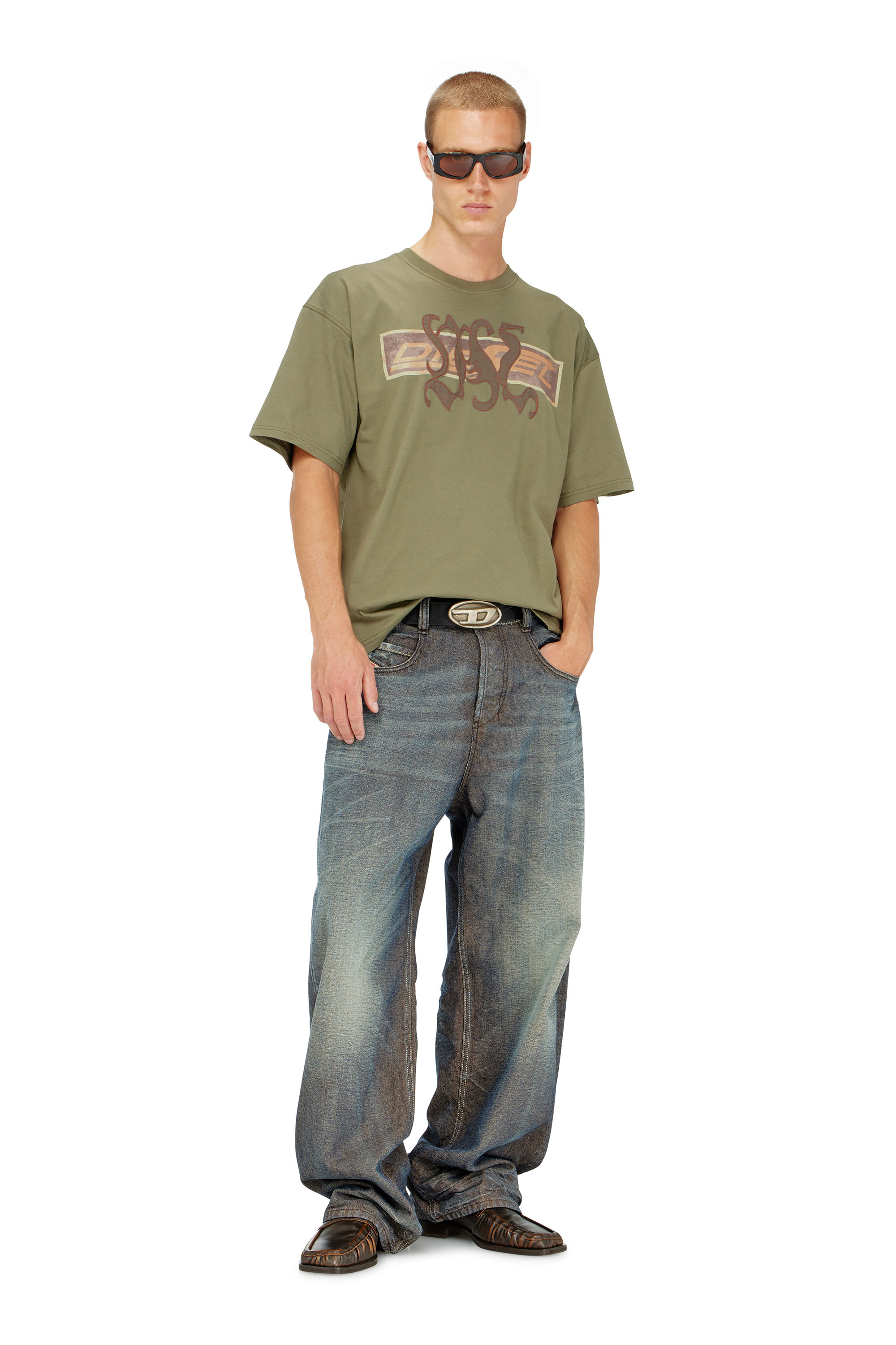 Diesel - T-BOXT-AA17, Camiseta con estampado gr&aacute;fico y patches Hombre in Verde - 2