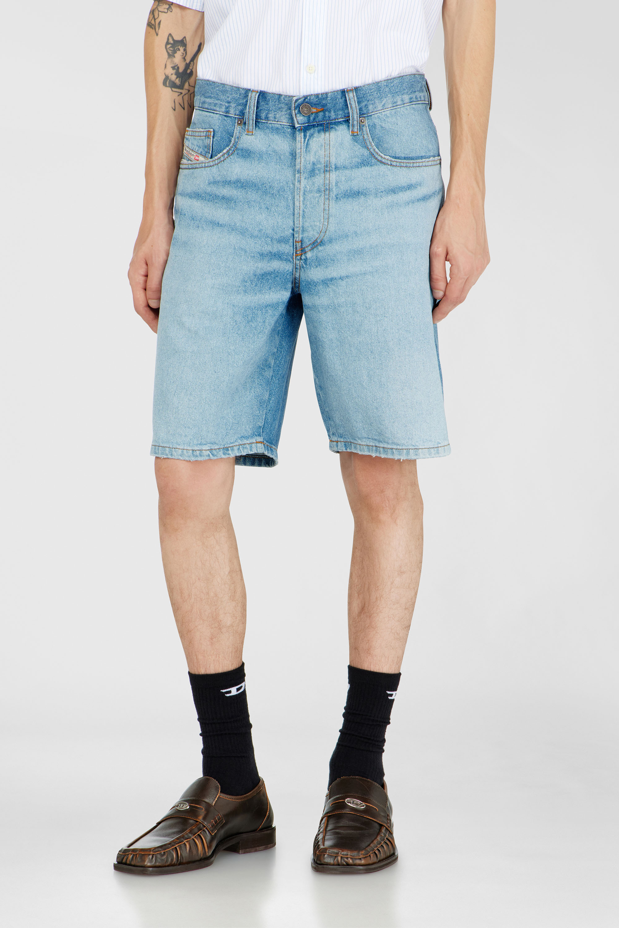 Diesel - REGULAR-SHORT, Pantalones cortos en denim Hombre in Azul marino - 3