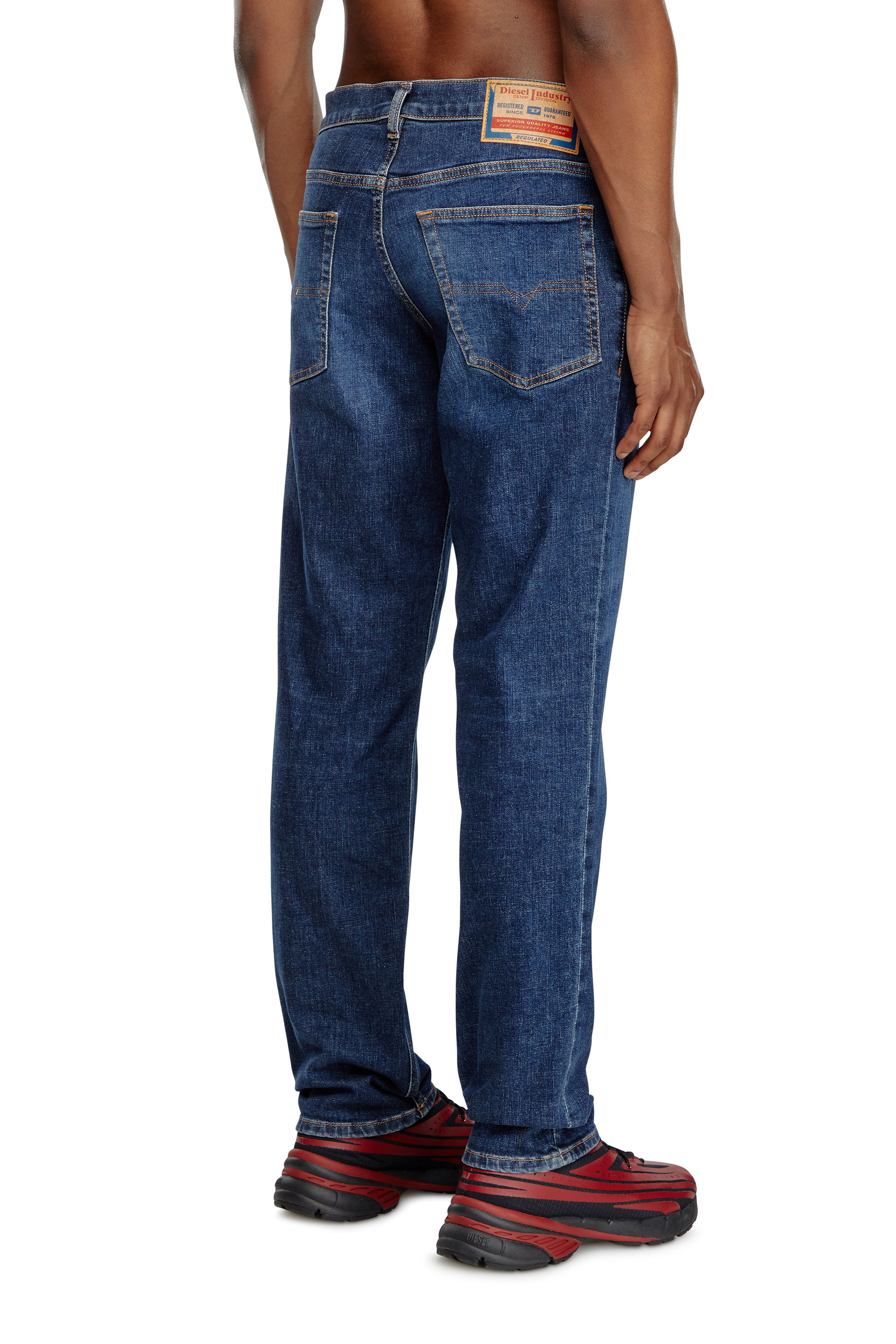 Diesel - Tapered Jeans 2023 D-Finitive 09J47, Azul Oscuro - Image 4