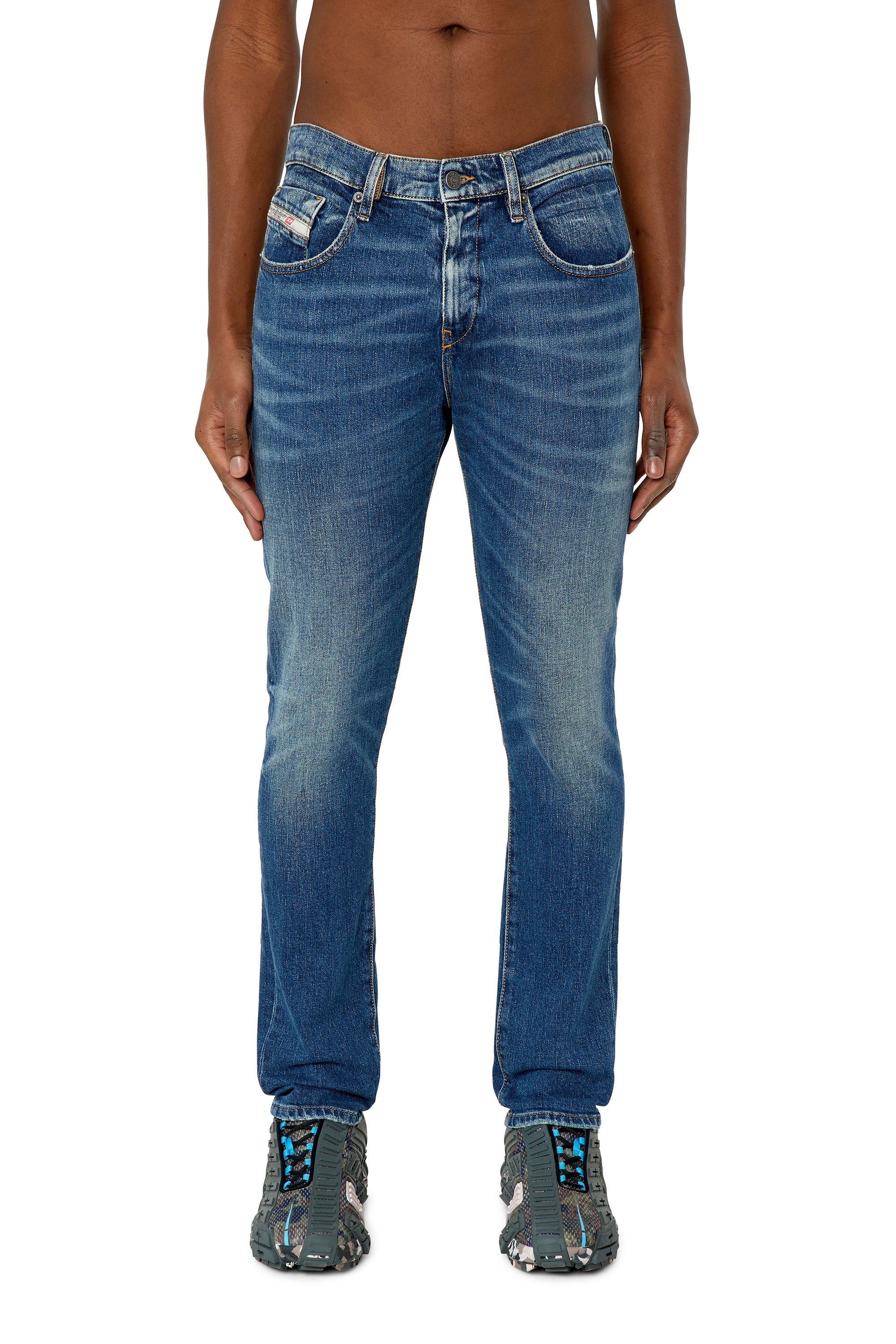 Diesel - 2019 D-Strukt 007L1 Slim Jeans, Azul medio - Image 1