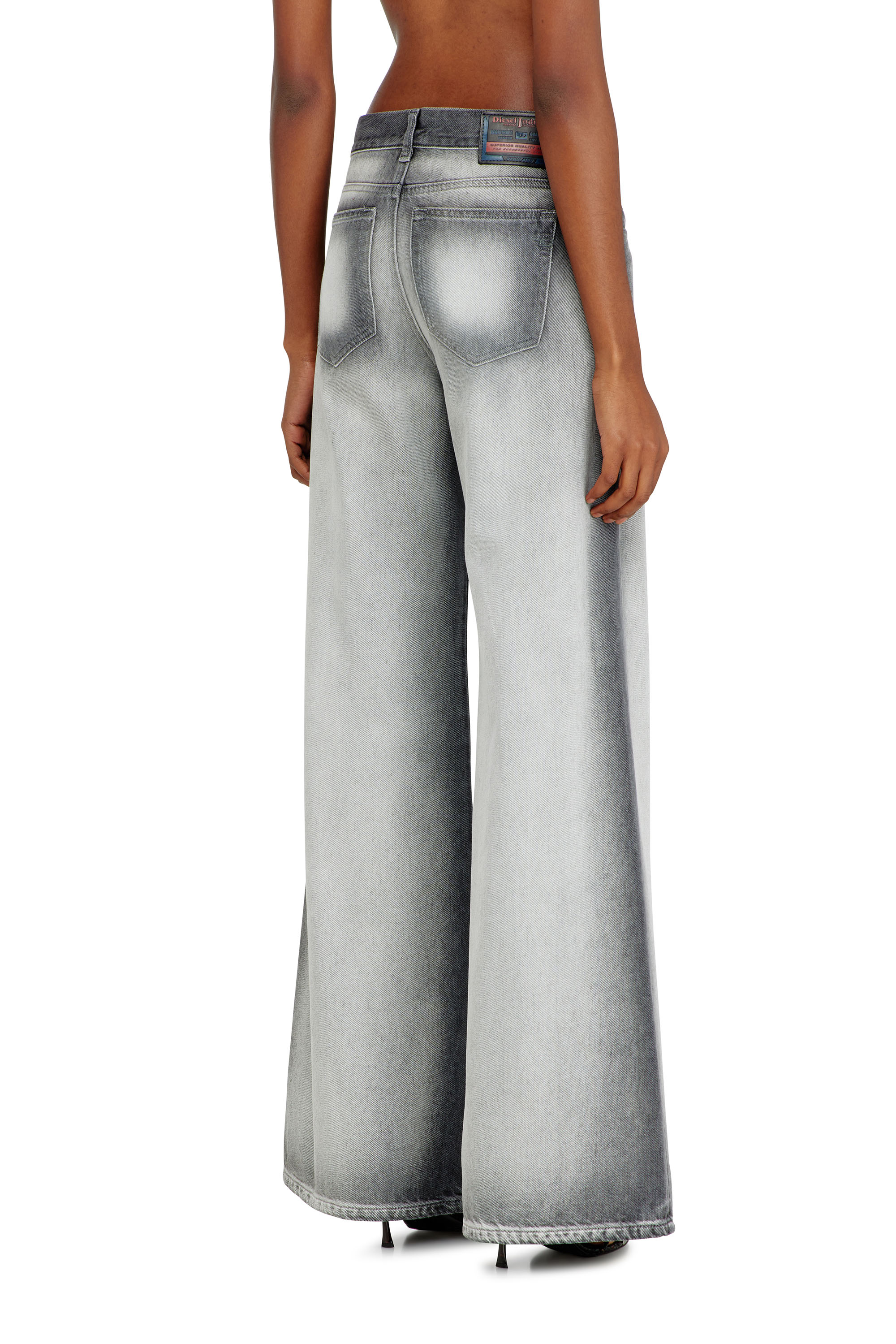 Diesel - Flare Jeans 1978 D-Akemi 09P28 Mujer, Gris Claro - 4