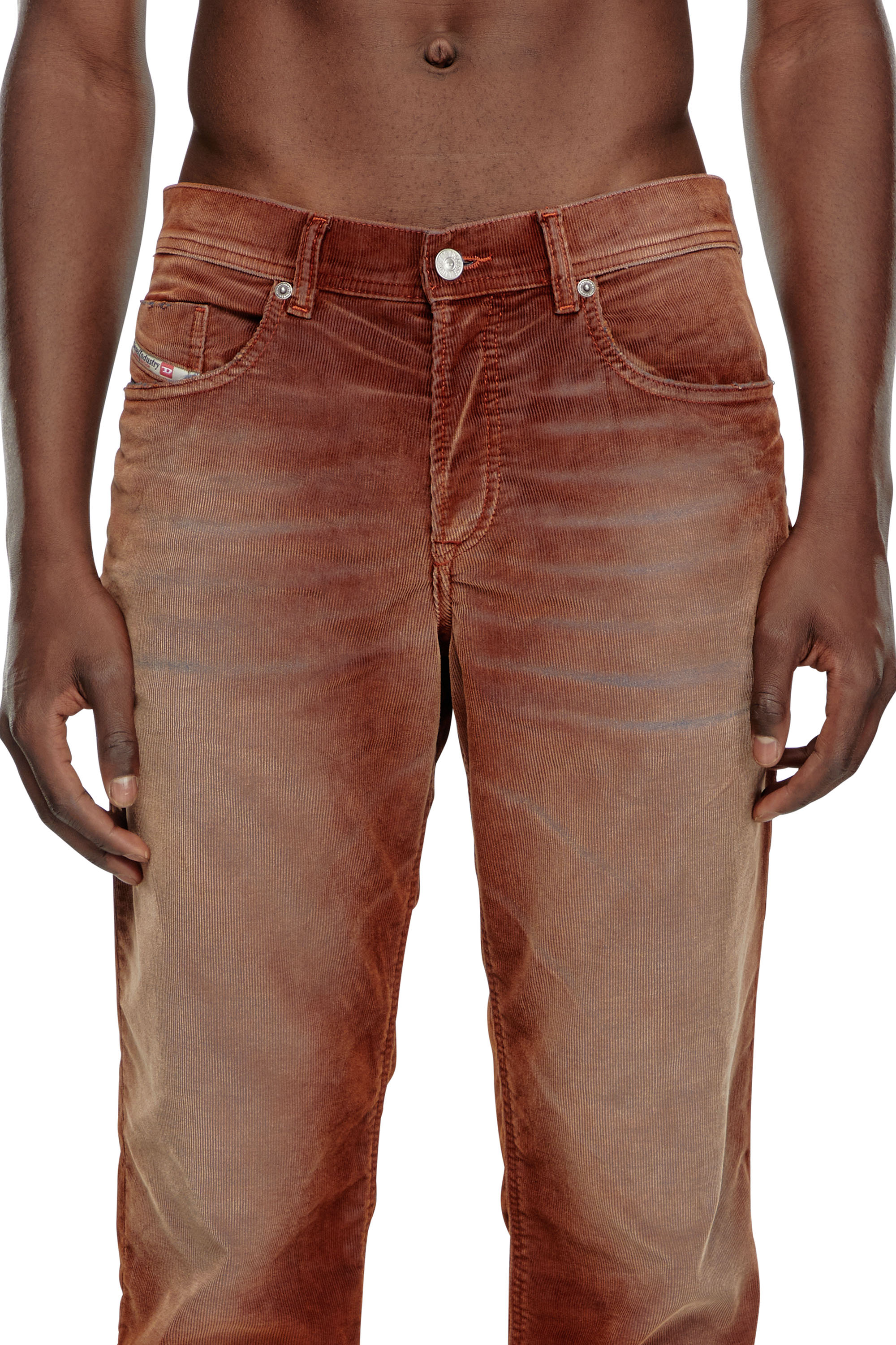 Diesel - Tapered Jeans 2023 D-Finitive 003II, Hombre Tapered Jeans - 2023 D-Finitive in Marrón - Image 5