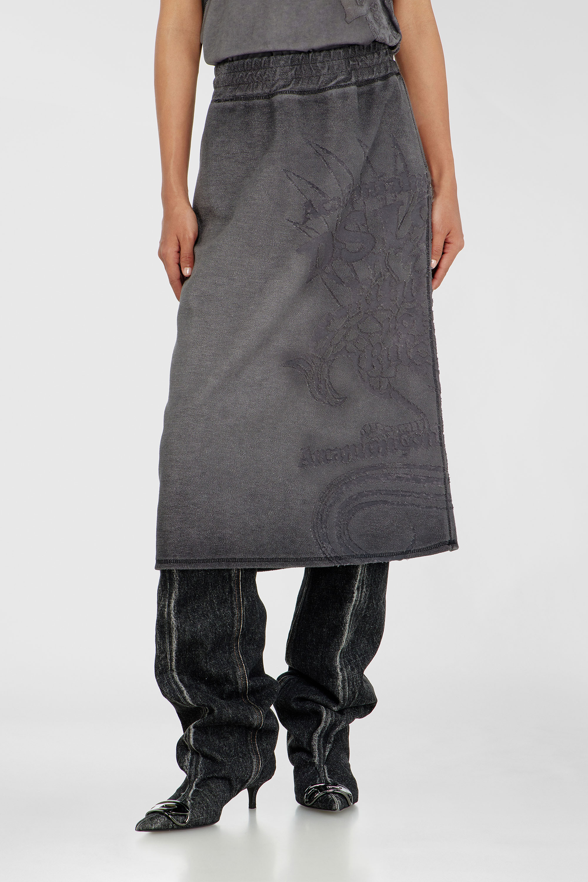 Diesel - O-BEAUTY, Falda midi de felpa con estampado devor&eacute; Mujer in Gris - 3