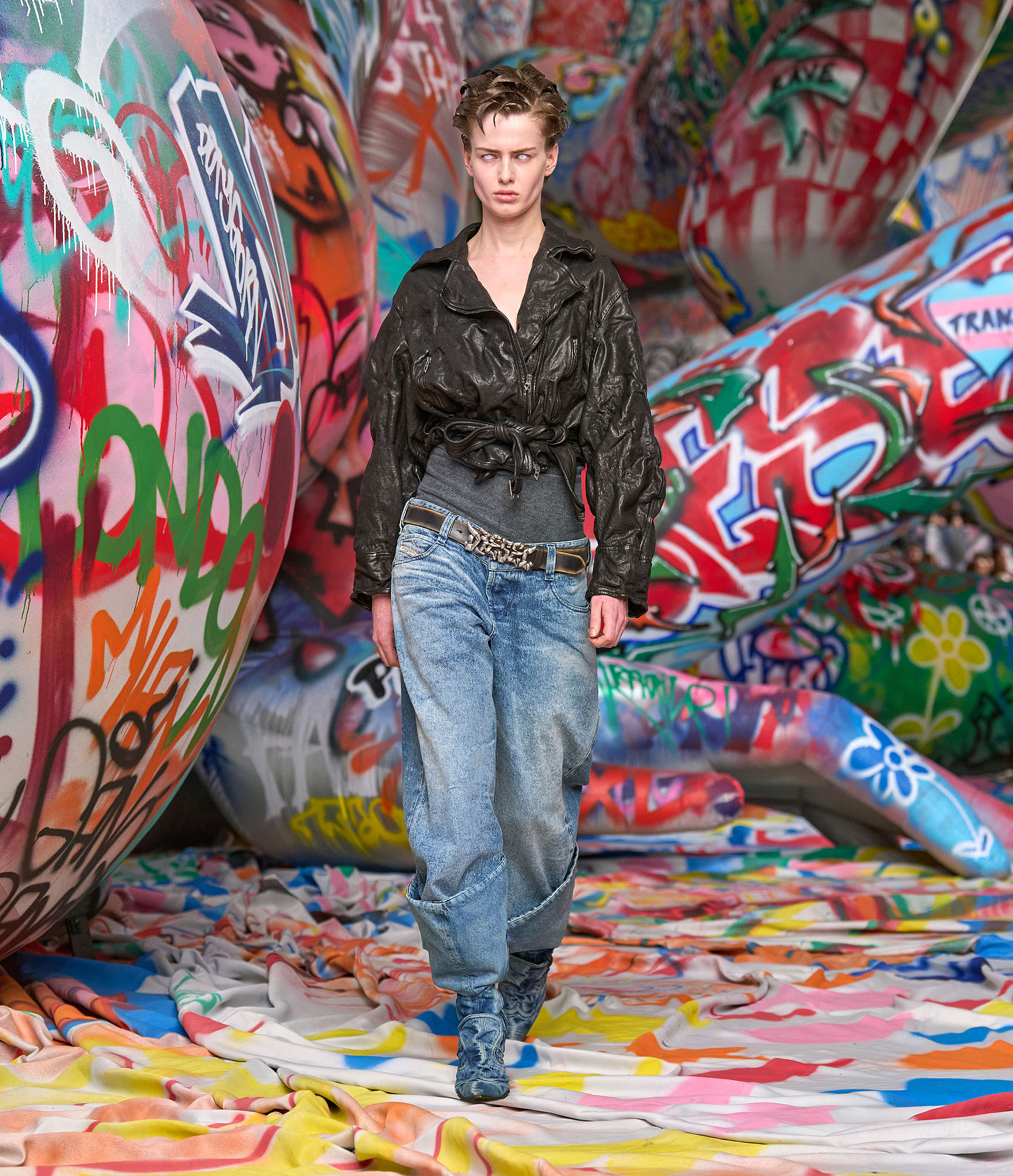 Diesel - L-OYS, Chaqueta con cinturón en cuero hervido Mujer in Negro - 6