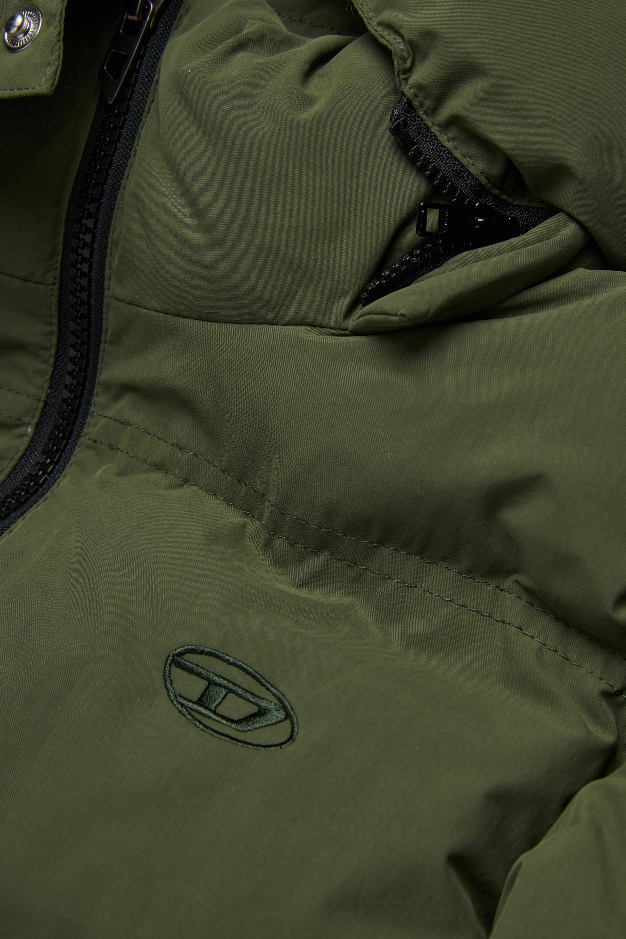 Diesel - JWRAVEEL, Chaqueta de nylon con capucha Unisex in Verde - 4