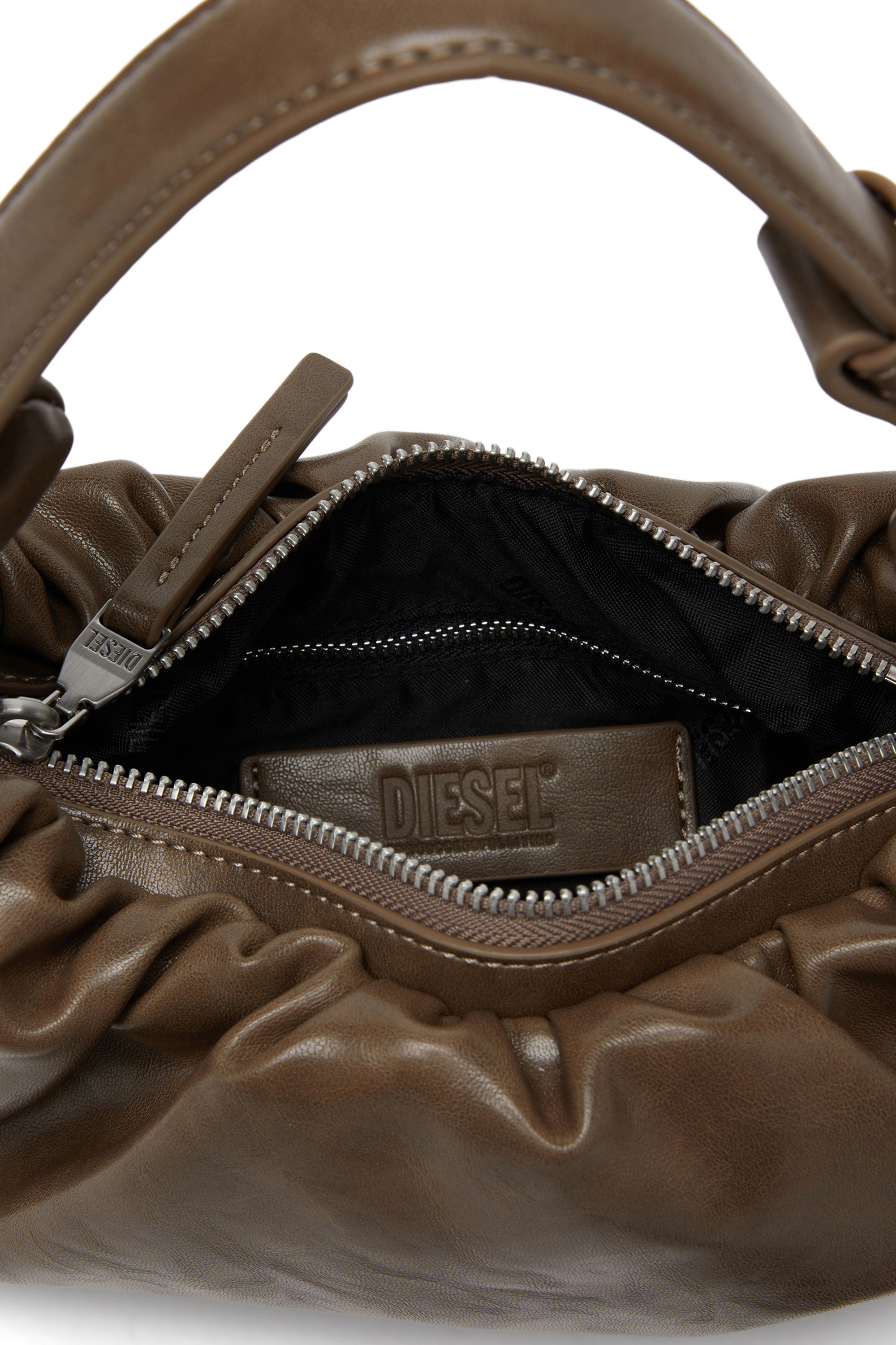 Diesel - GRAB-D HOBO S, Bolso hobo pequeño fruncido en PU brillante Mujer in Marrón - 4