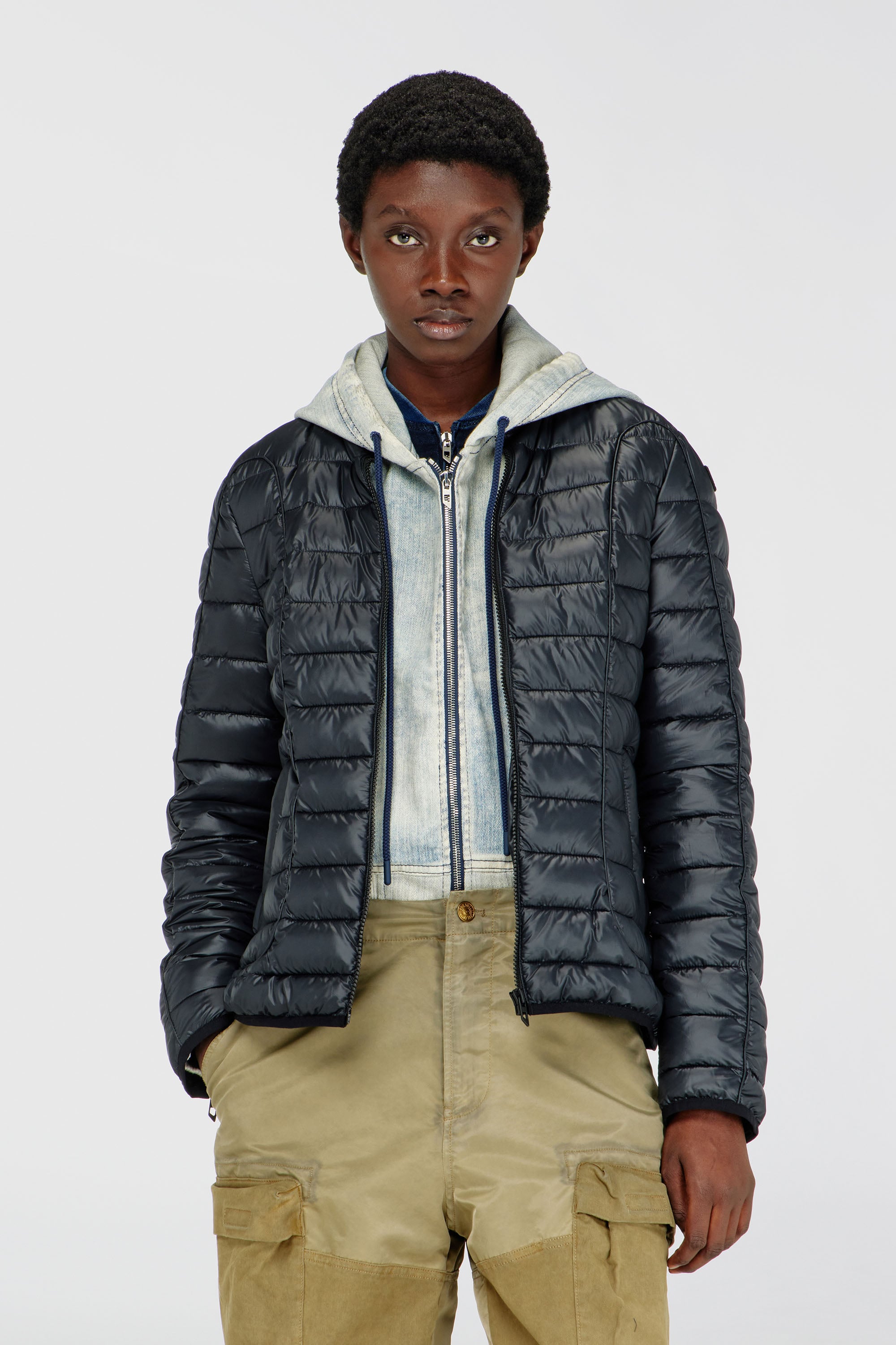 Diesel - W-PILOT-FEM, Chaqueta puffer con detalles biker Mujer in Negro - 1