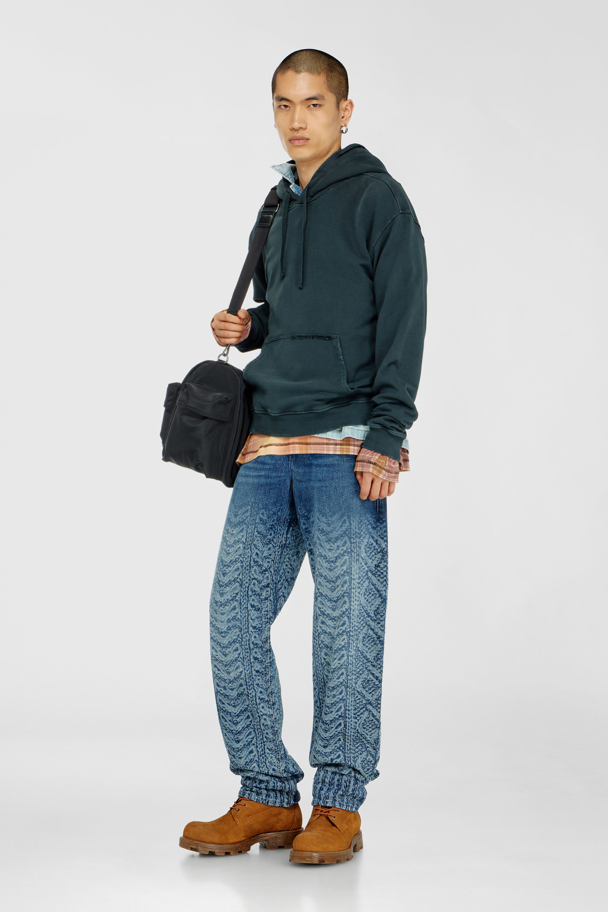Diesel - S-NORM-HOOD-CRYSTALS, Sudadera con rotos y detalles de cristal Hombre in Verde - 2