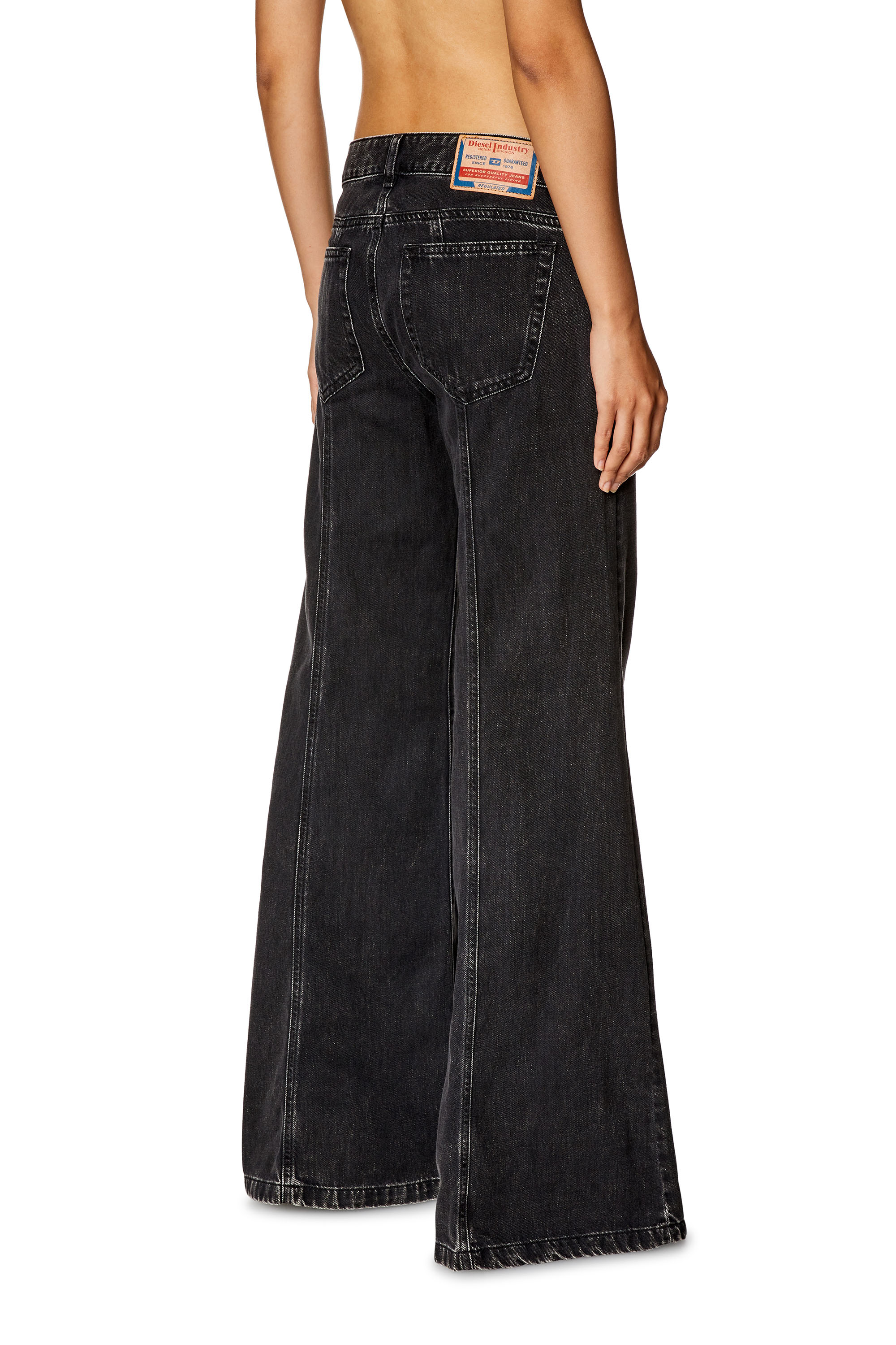 Diesel - Bootcut and Flare Jeans D-Akii 068HN, Negro/Gris oscuro - Image 2