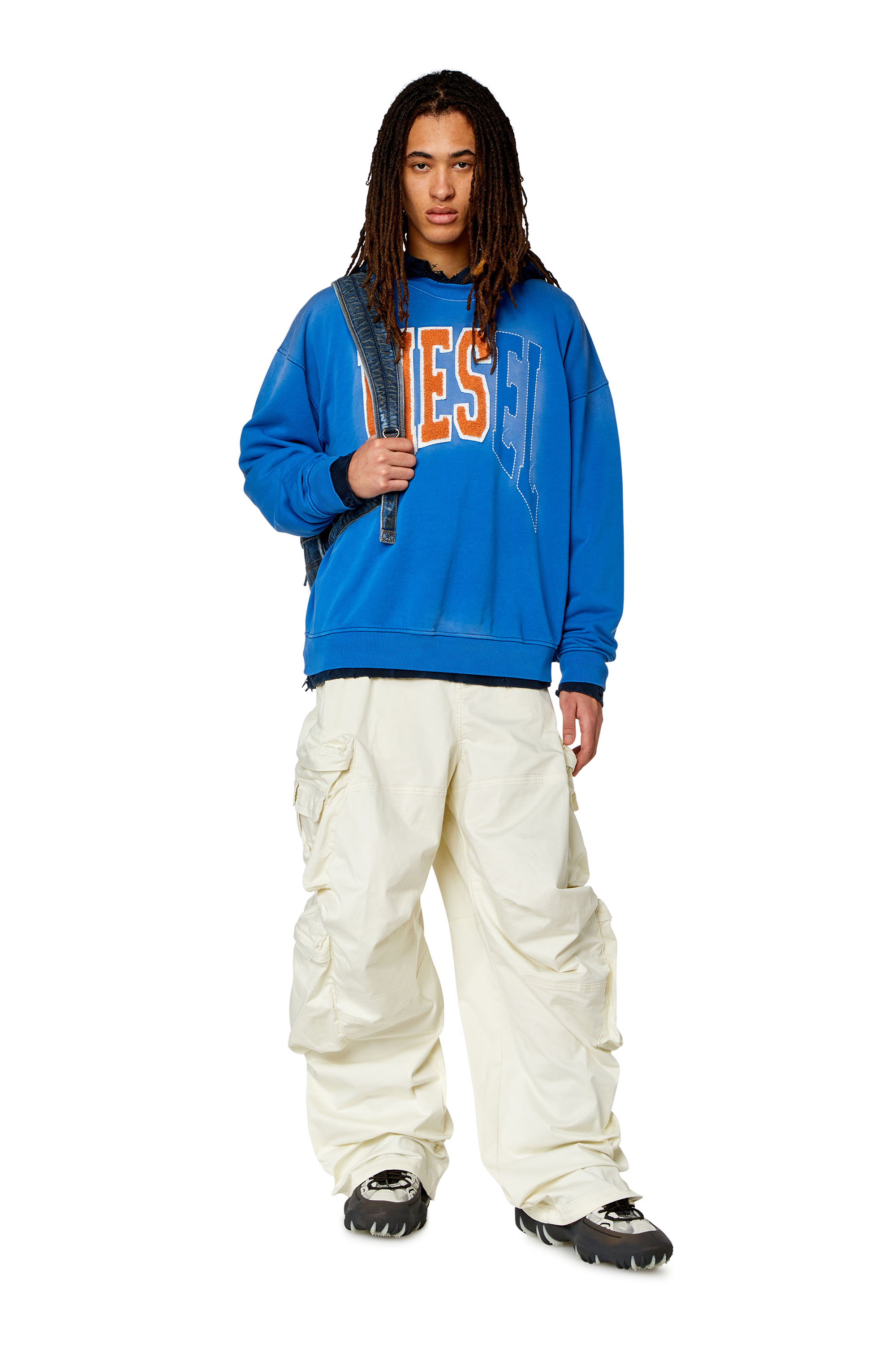 Diesel - P-HUGES-NEW, Pantalones cargo de sat&eacute;n de algod&oacute;n el&aacute;stico Hombre in Blanco - 1