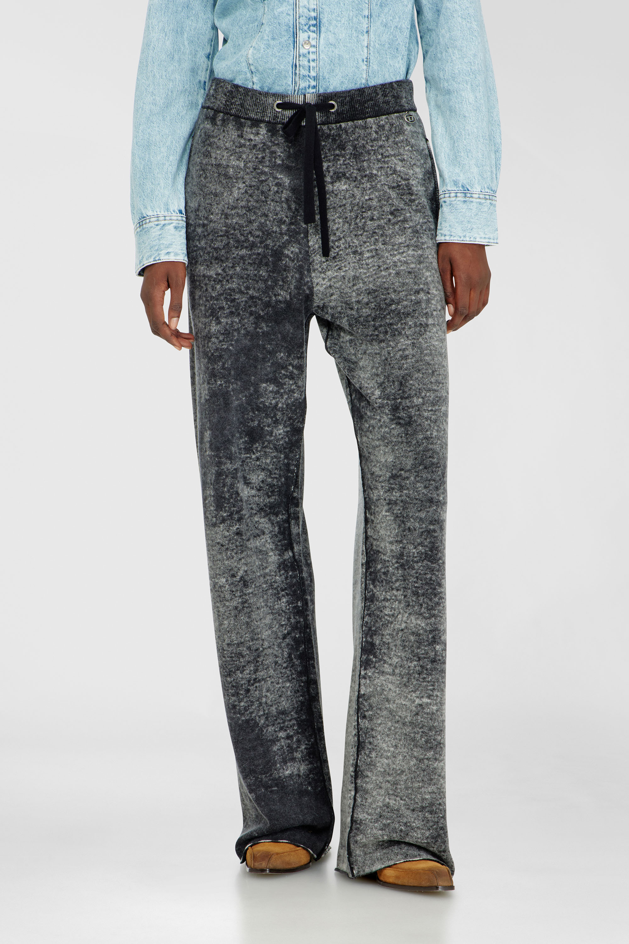 Diesel - M-HONORINE, Pantalones de ch&aacute;ndal de lana tejida con estampado inverso Mujer in Gris - 2