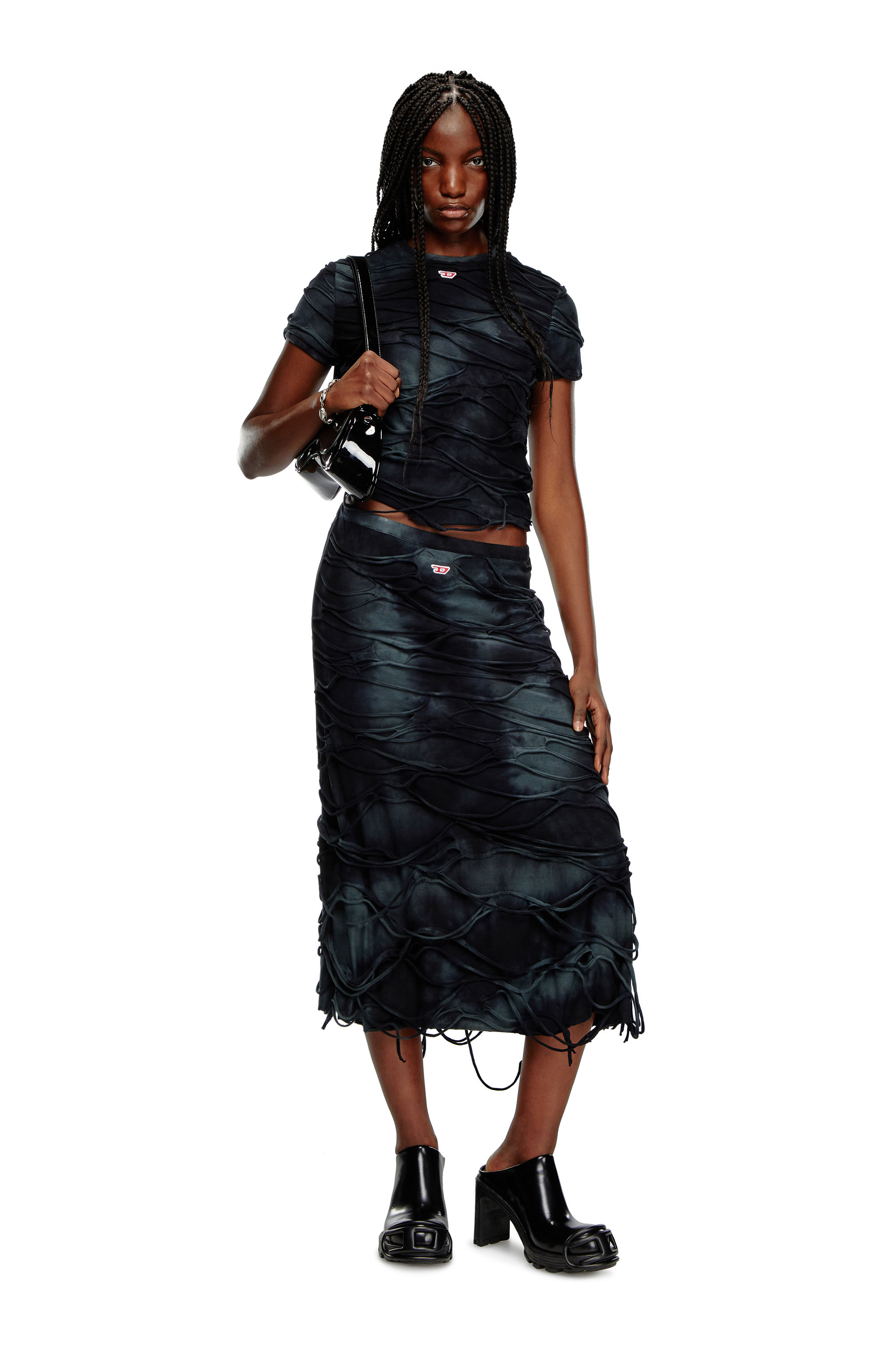 Diesel - T-UNCUTIE-LONG-P1, Mujer Camiseta con hilos flotantes in Negro - Image 2