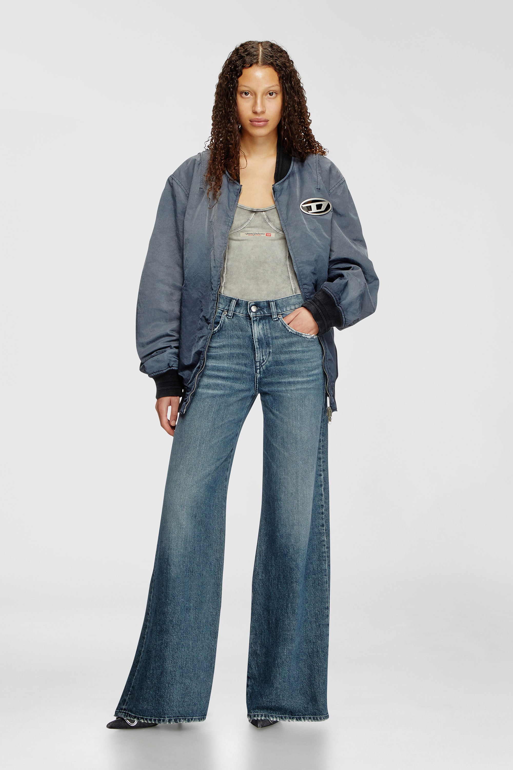 Diesel - Flare Jeans 1978 D-Akemi 007Y7 Mujer, Azul medio - 1
